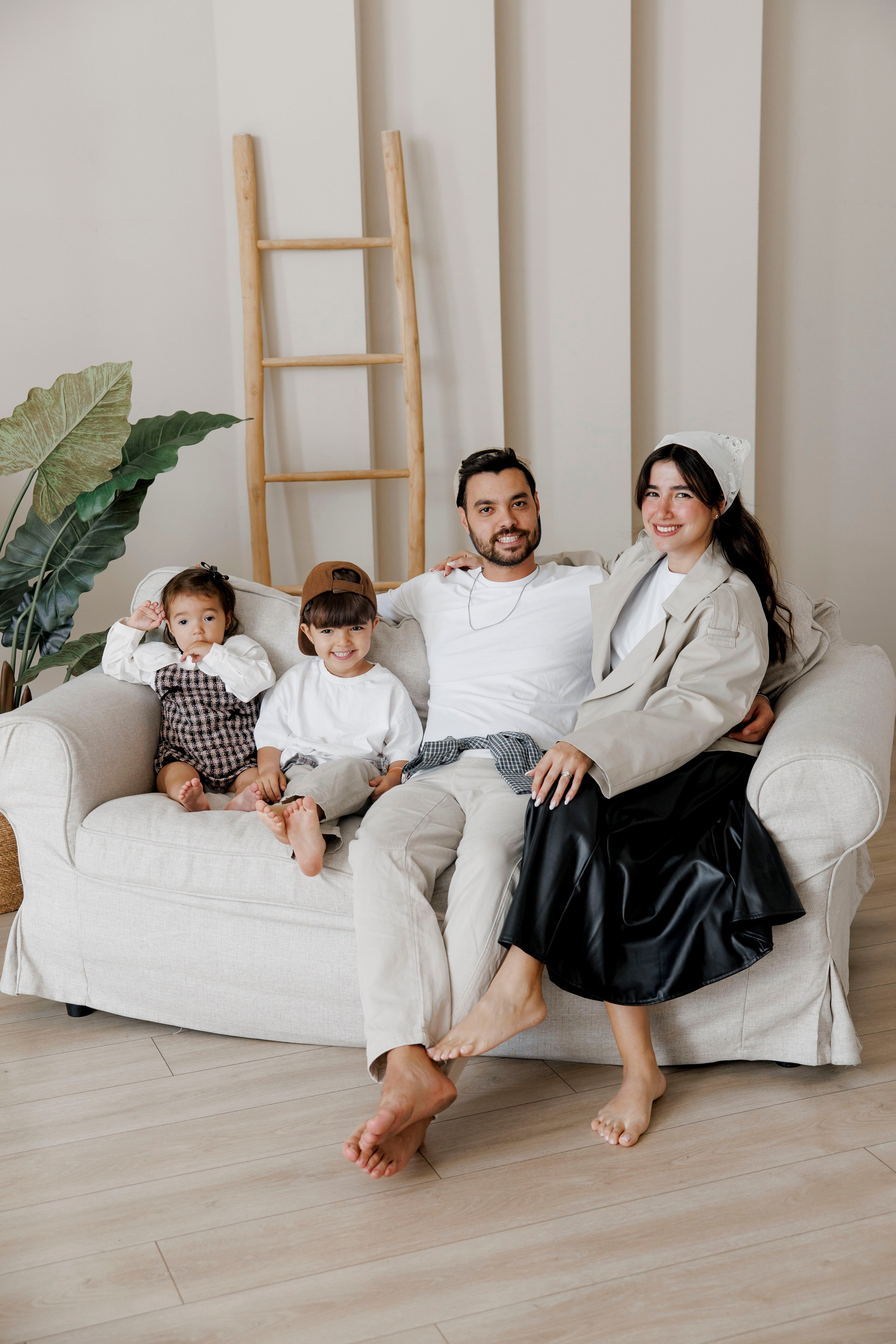 Family photoshoot inside the studio. Wedding and family photographer