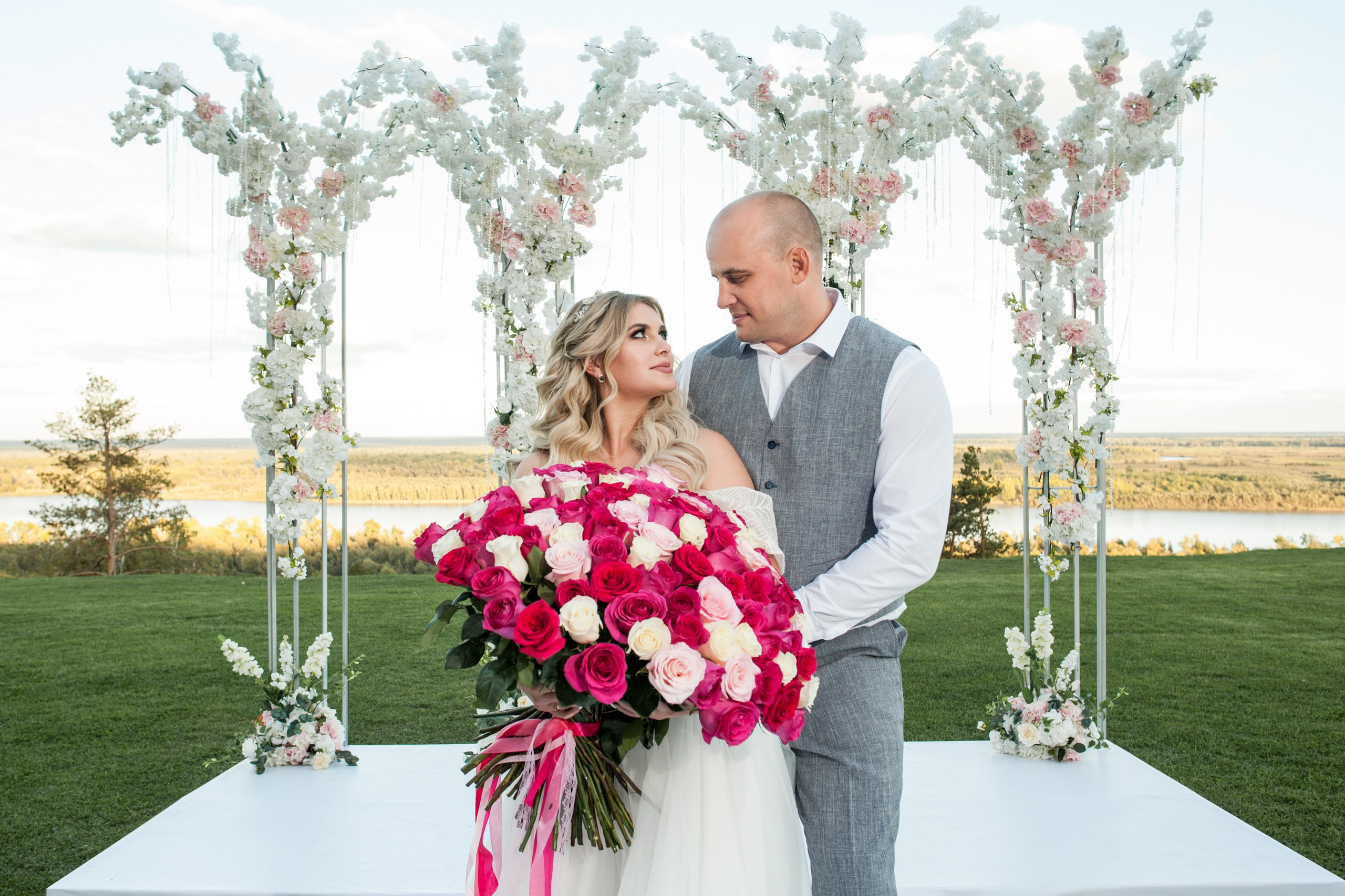 Шикарная свадьба в обрыве. Свадебный организатор Марина Корсакова, Барнаул, Бийск, Алтайский край, Горный Алтай, Новосибирск