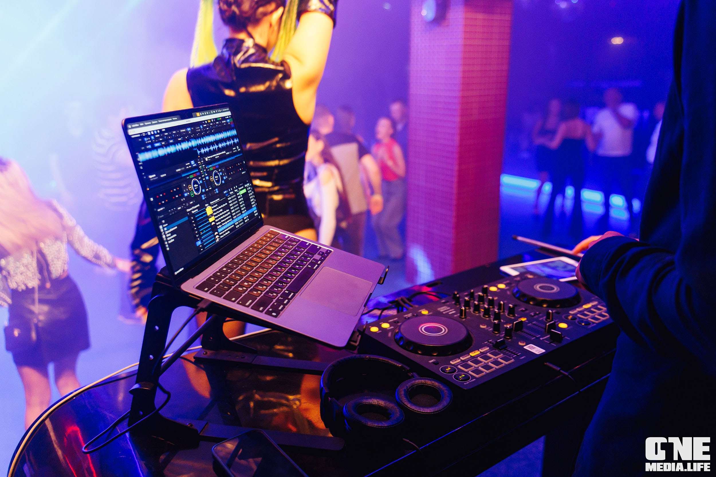 Фоторепортаж из караоке-клуба Эйфория. One Media Life: фоторепортажи, фотоотчеты с мероприятий и заведений