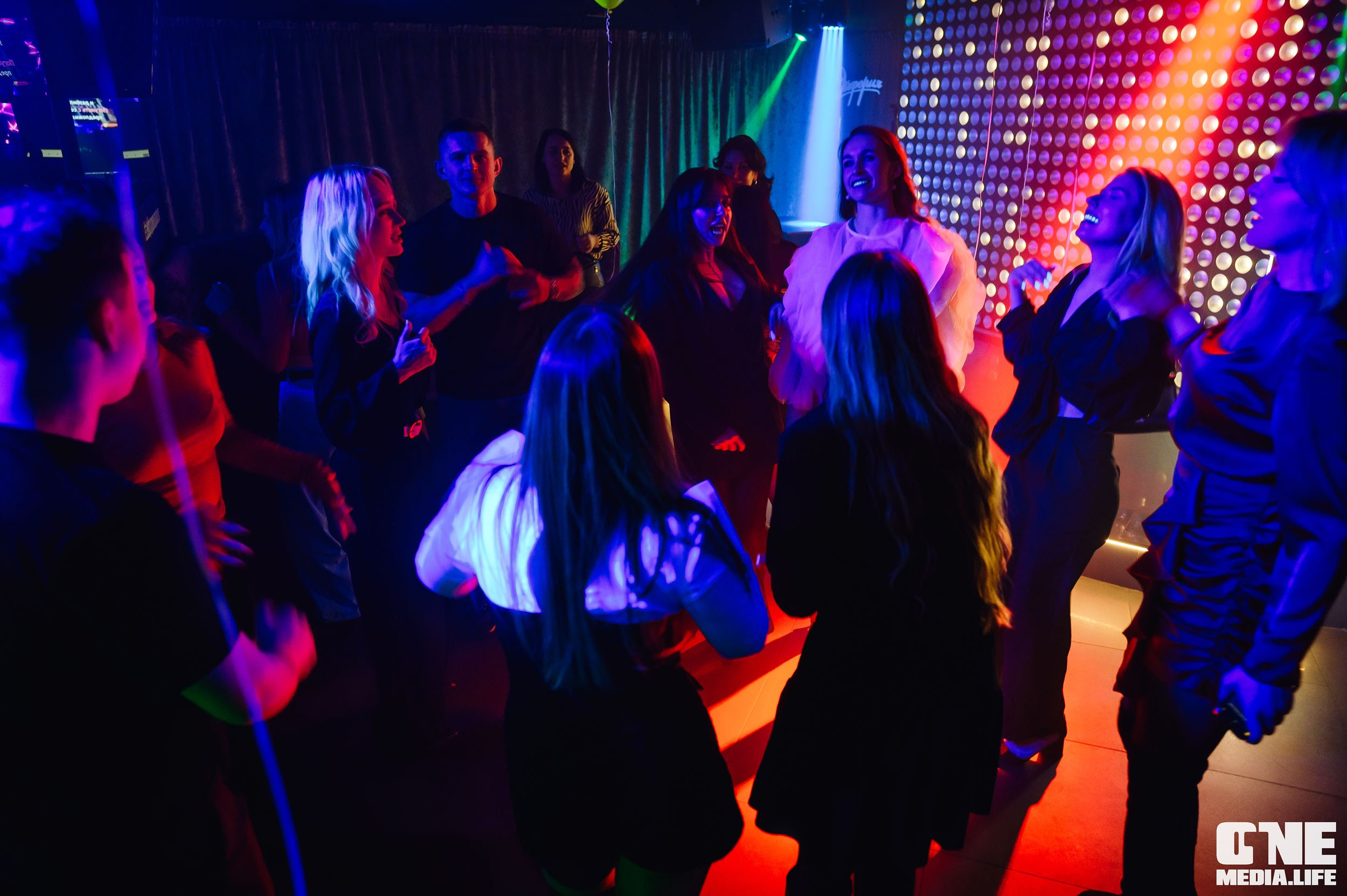 Фотоотчет с с 8 марта в караоке-клубе Эйфория. One Media Life: фоторепортажи, фотоотчеты с мероприятий и заведений
