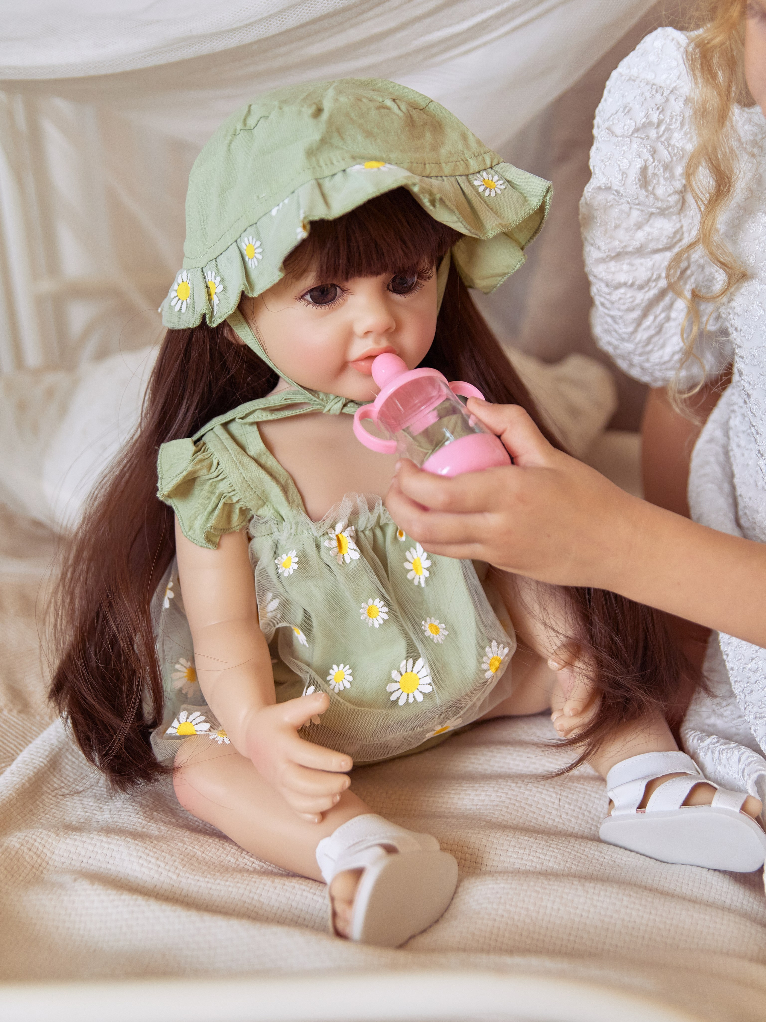 Фотосъемка товаров для детей с моделью в Ростове-на-Дону. Предметный и бизнес фотограф в Ростове-на-Дону Александра Степанова