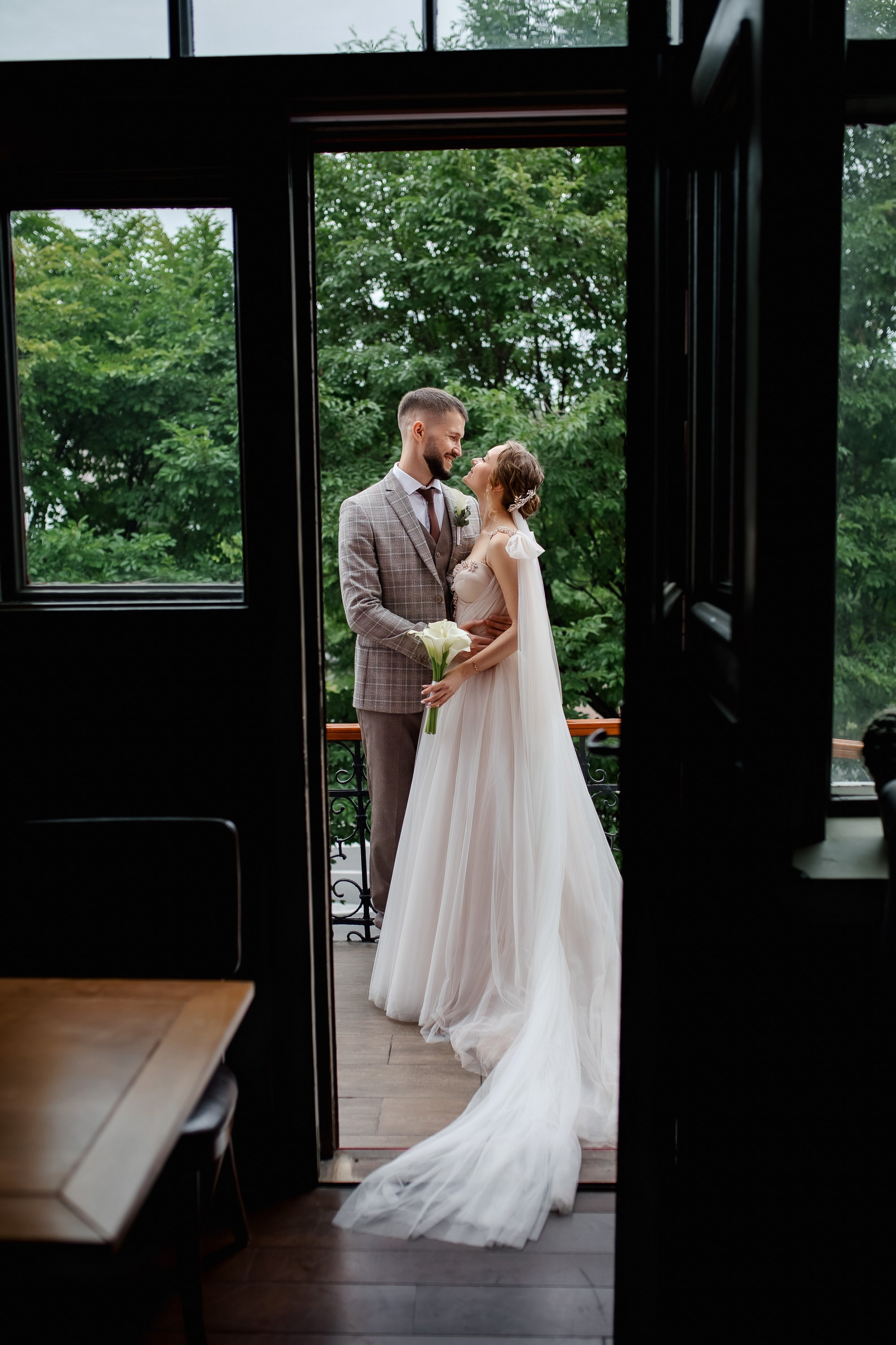 Степан и Ульяна. Утро. Загс. Прогулка. Дождь и солнце. Свадебный фотограф в Хабаровске