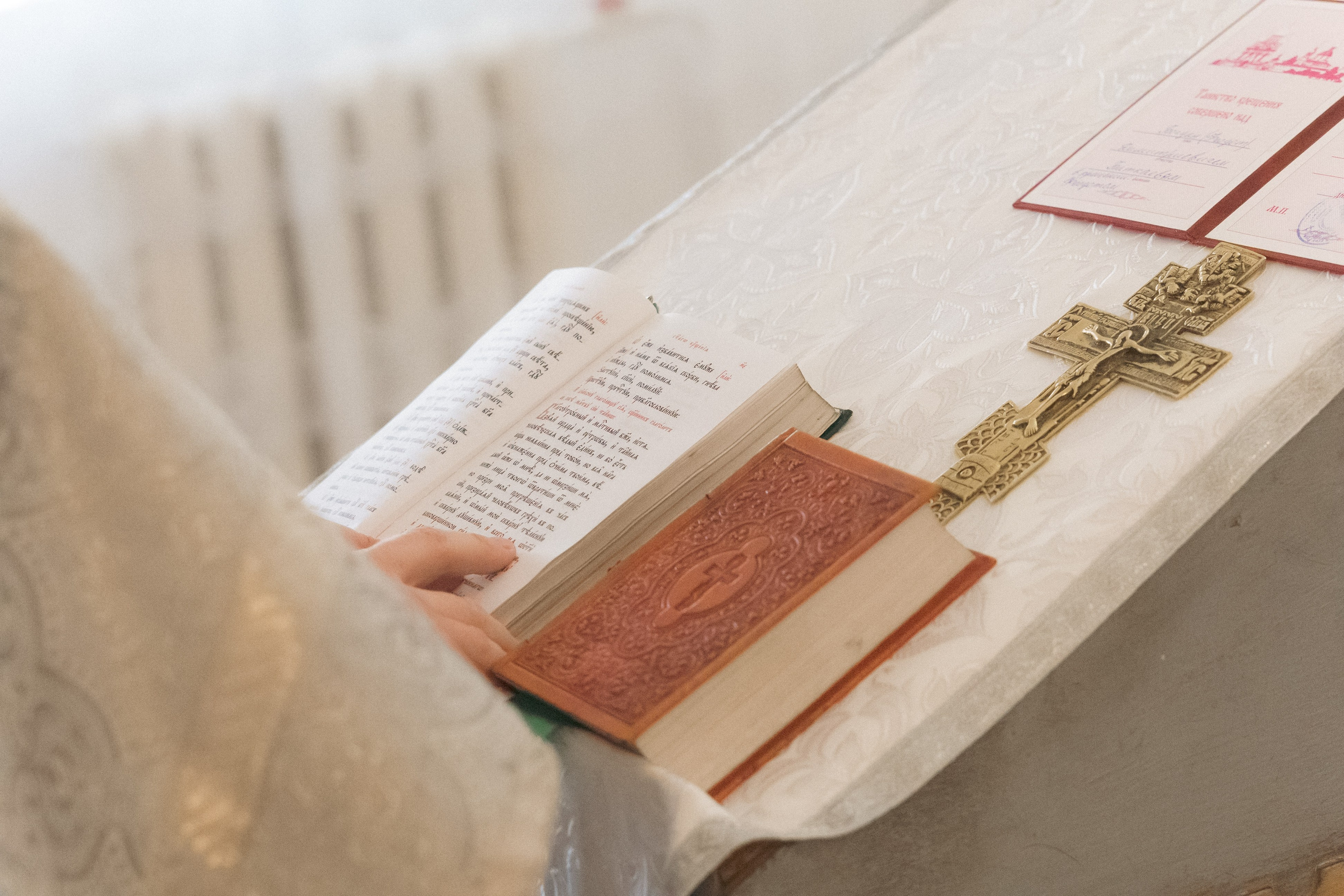 Крещение. Николо-Перервинский монастырь, район Печатники. Фотографы на роды в Москве. Фото и видео родов. Фотопроект «Продолжение рода»