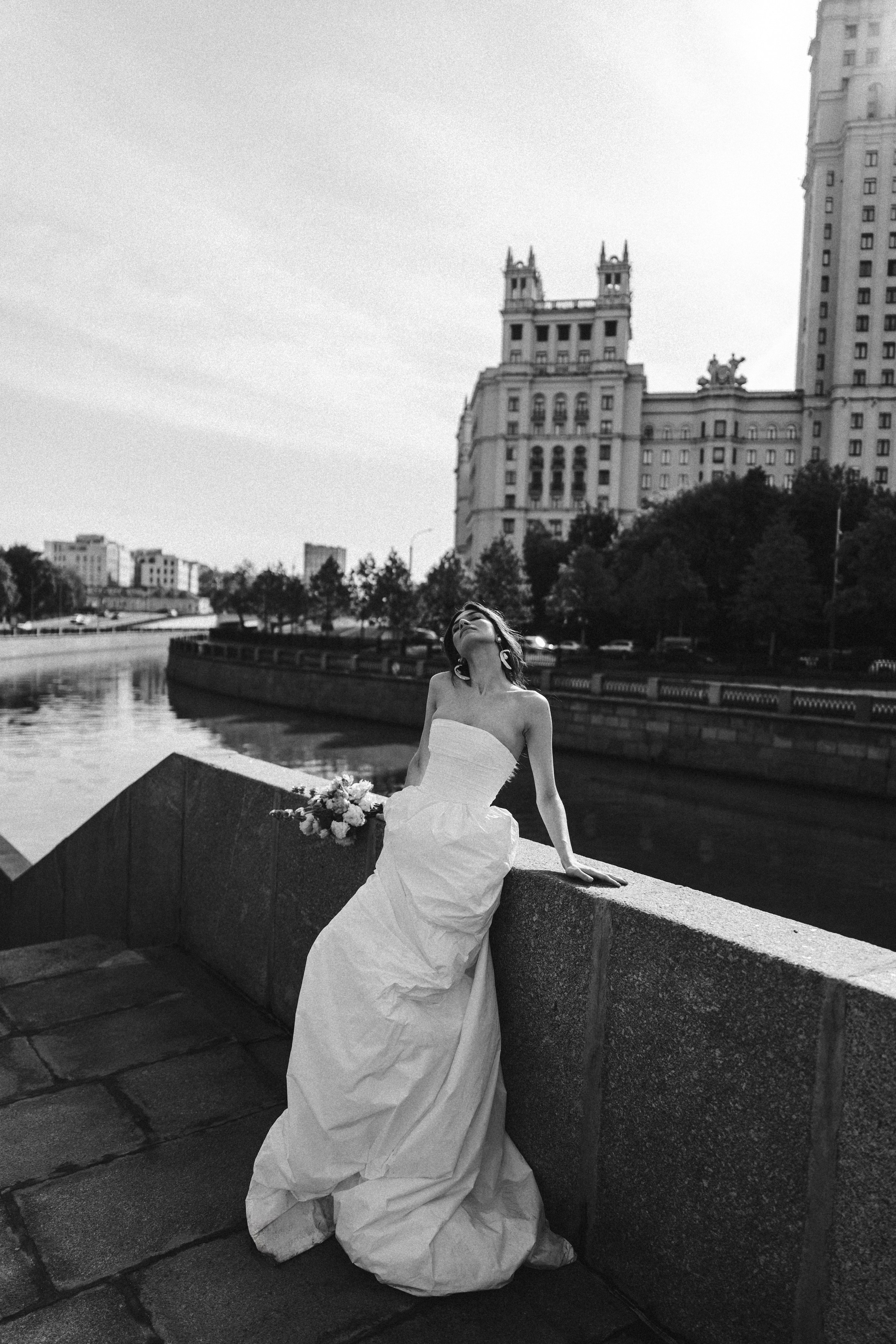 Москва. Набережная. Вы. Юлия Анисимова — свадебный и семейный фотограф в Санкт-Петербурге