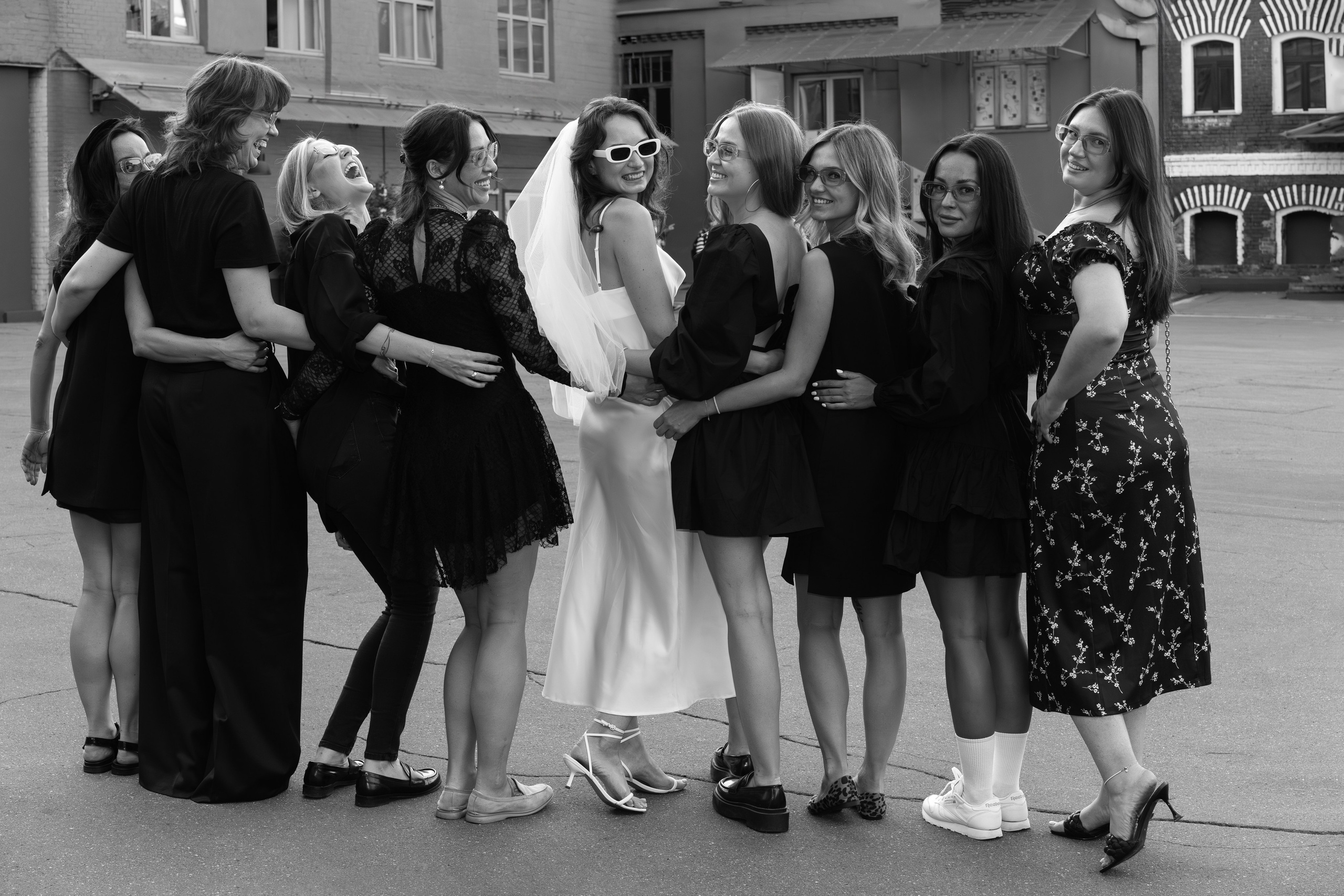 Chao, Khromova!. Главная