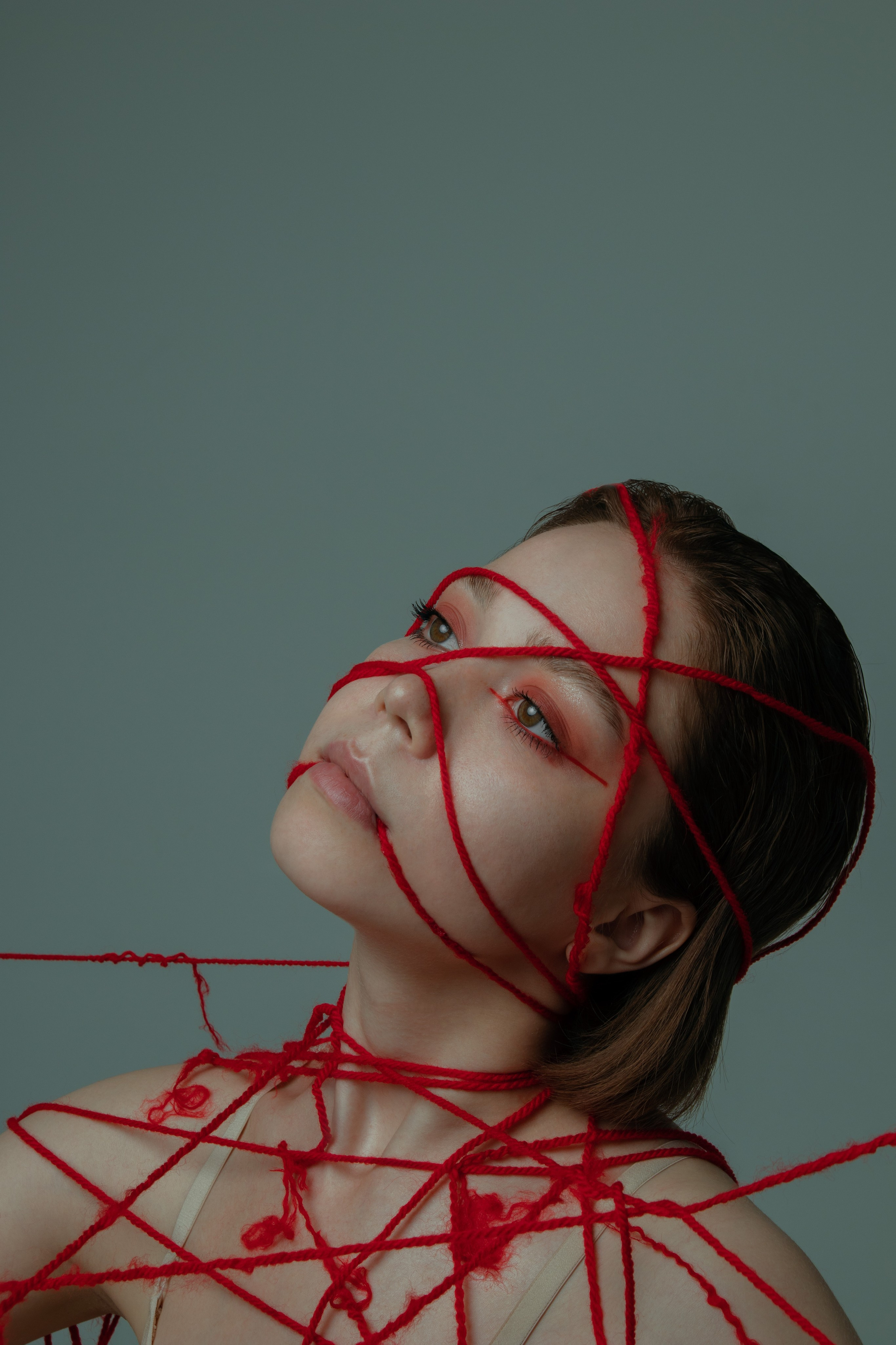 Red threads. Фотограф продюсер съемок Йолдыз Плетнева