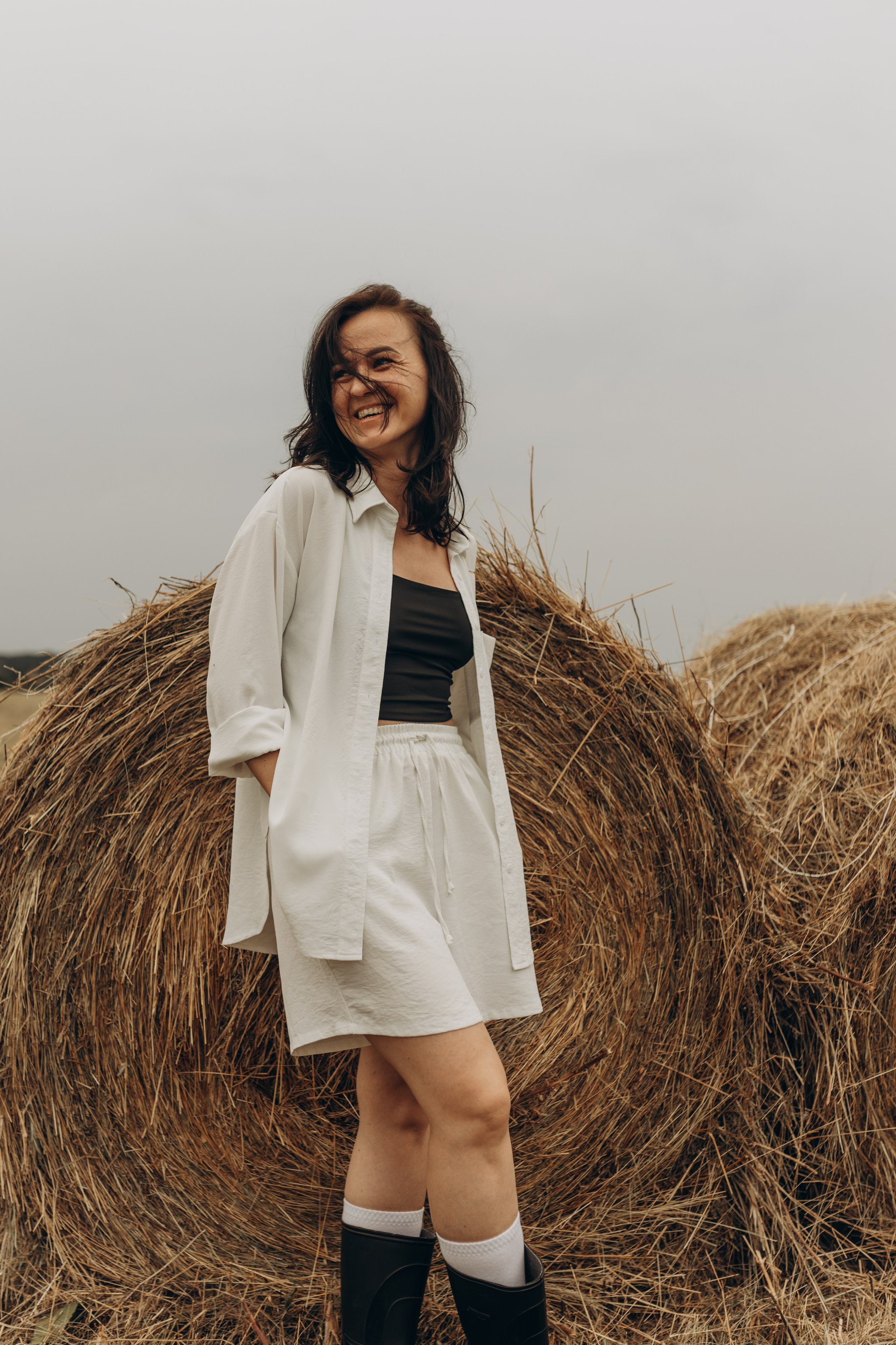 Кристина. Стога в поле. Фотограф в Ставрополе Svetlana Matveeva