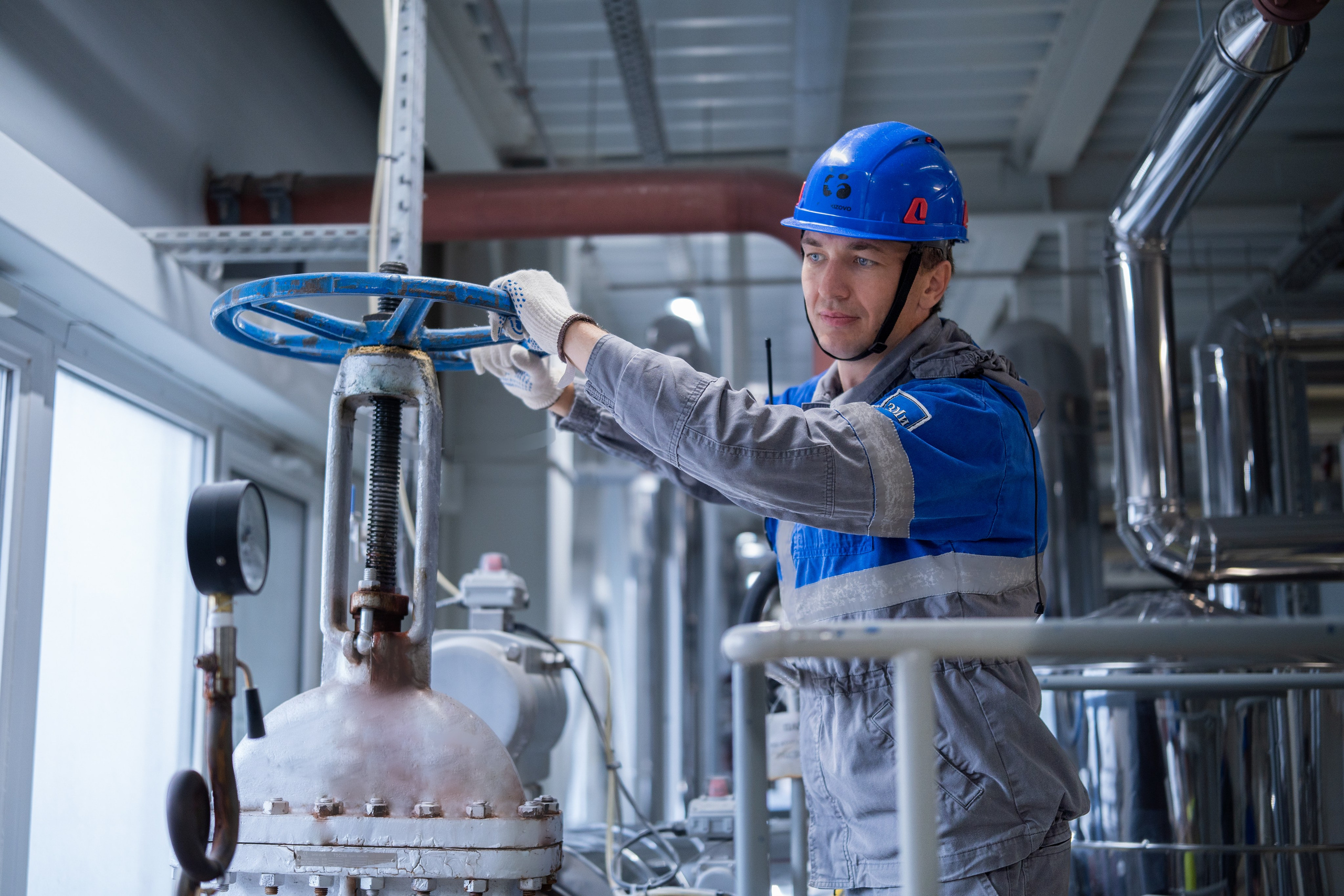 Рабочий в Ельце. Завод по переработке сои