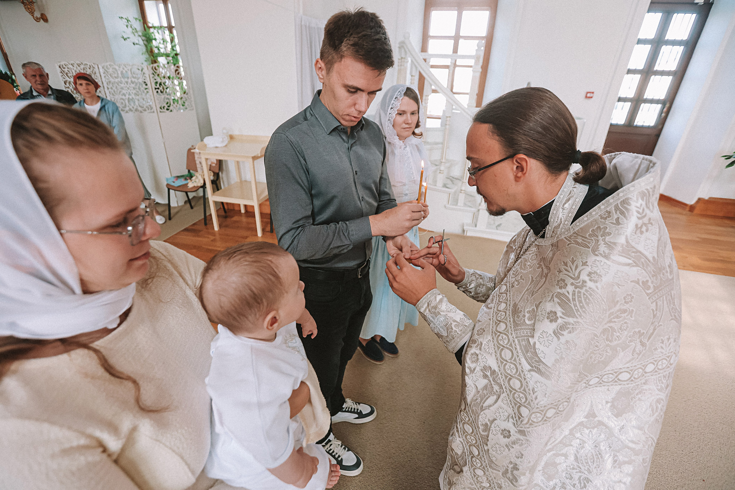 Крещение церковь около моста влюбленных. Семейный фотограф Тюмень, фотограф на роды Салмина Мария