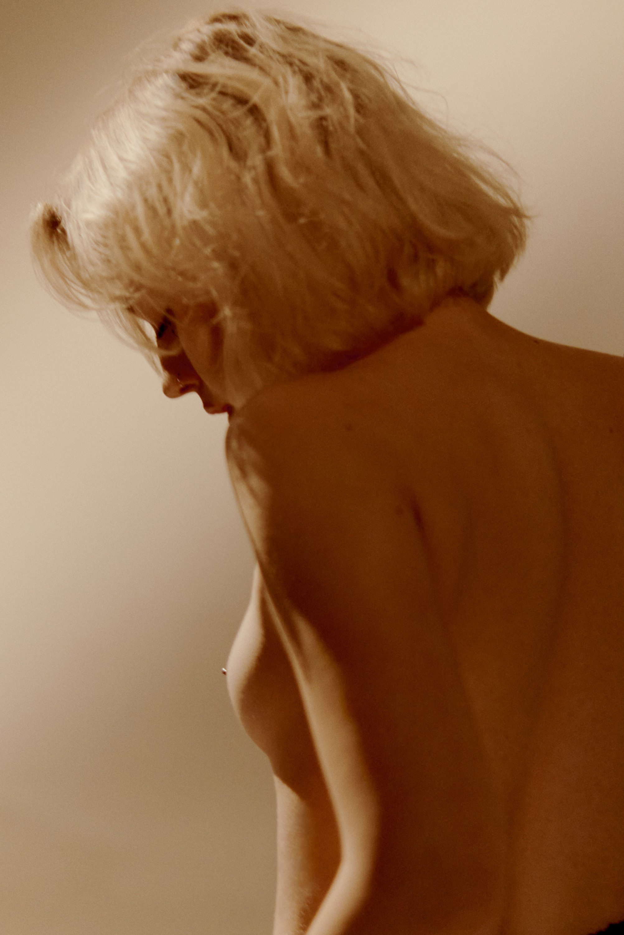 Юля. Z H U R A V L E V