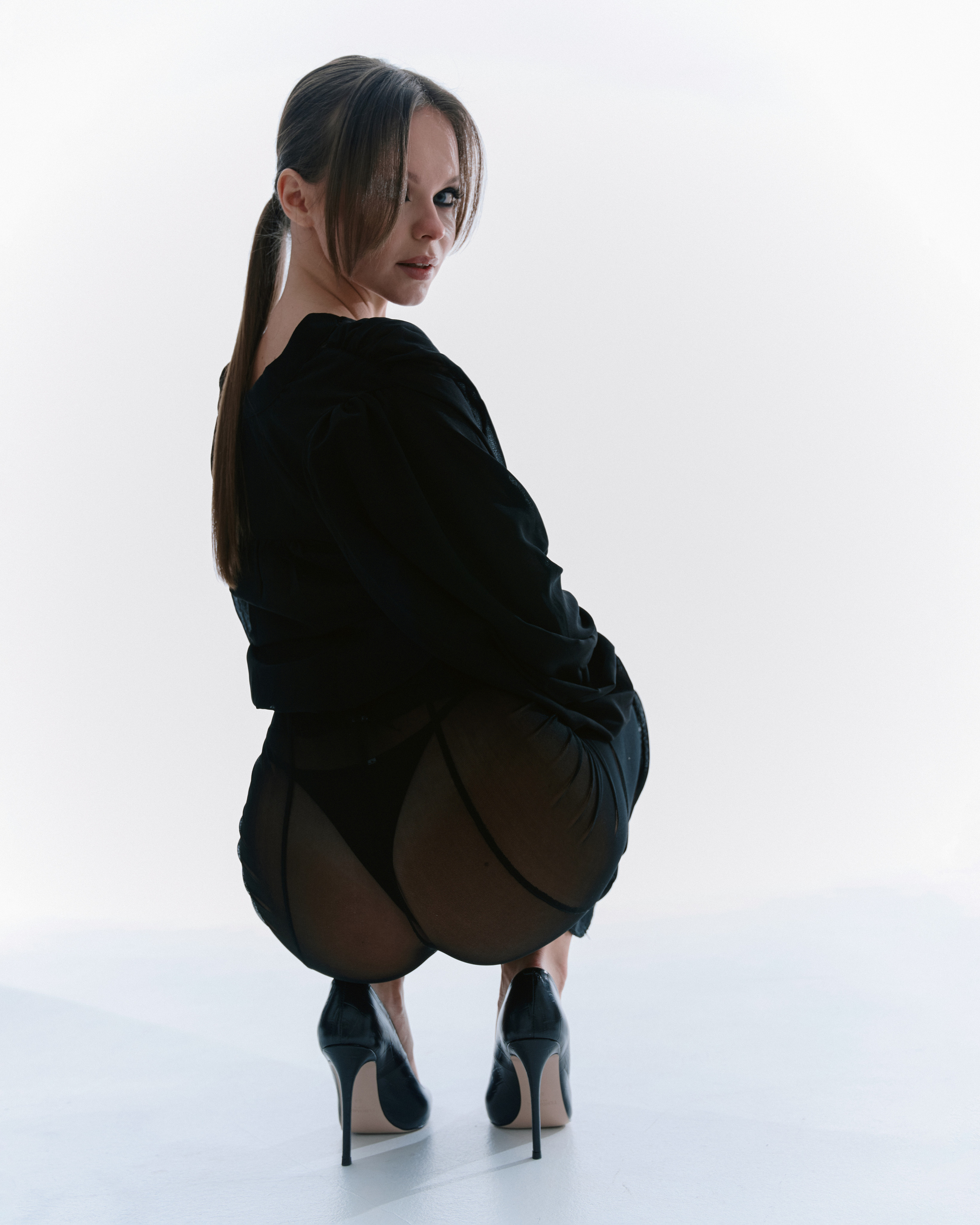 Marina. Z H U R A V L E V