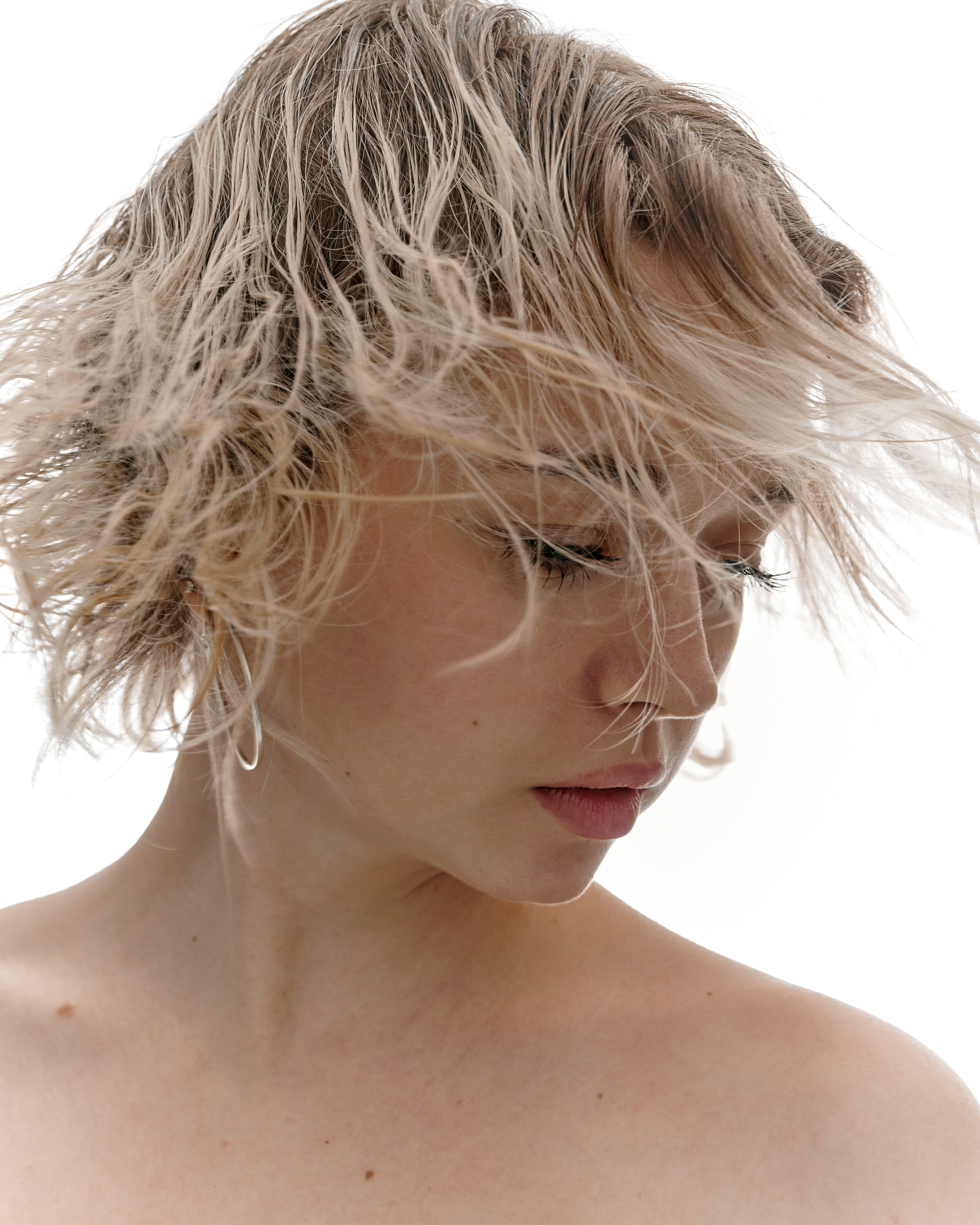 Юля. Z H U R A V L E V