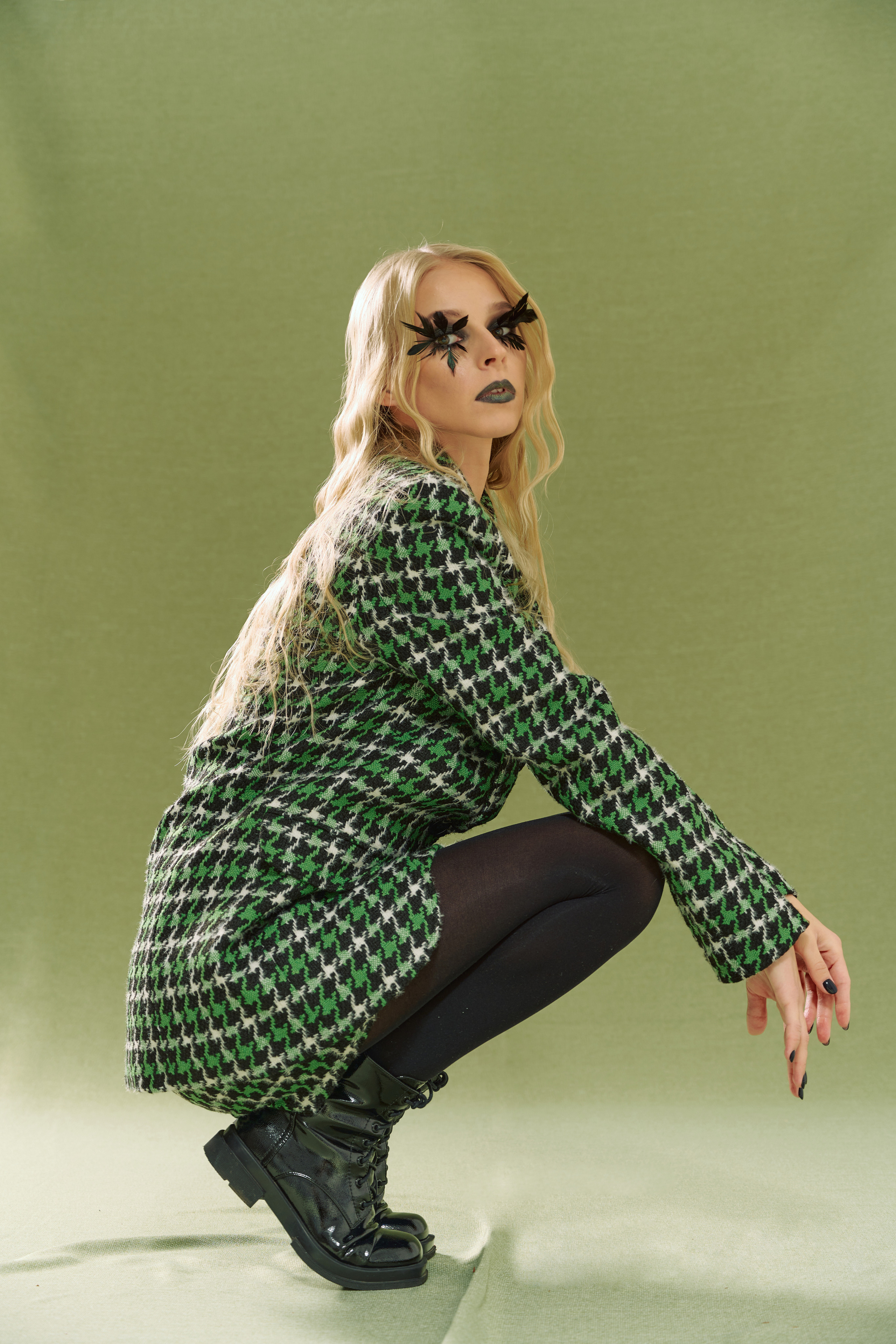 Black Dress. Z H U R A V L E V