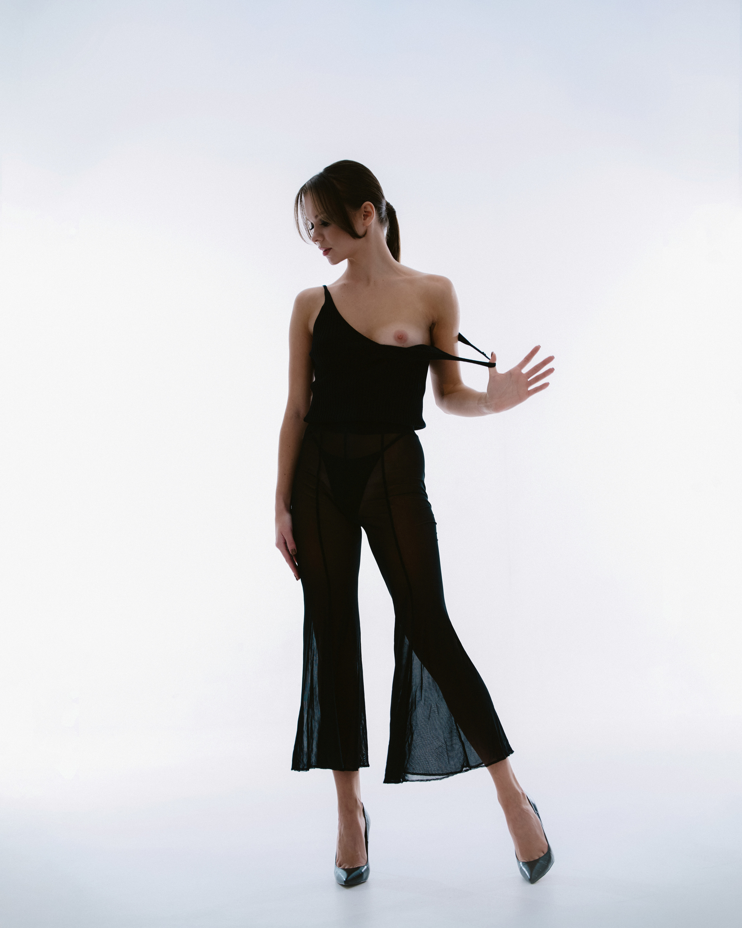 Marina. Z H U R A V L E V