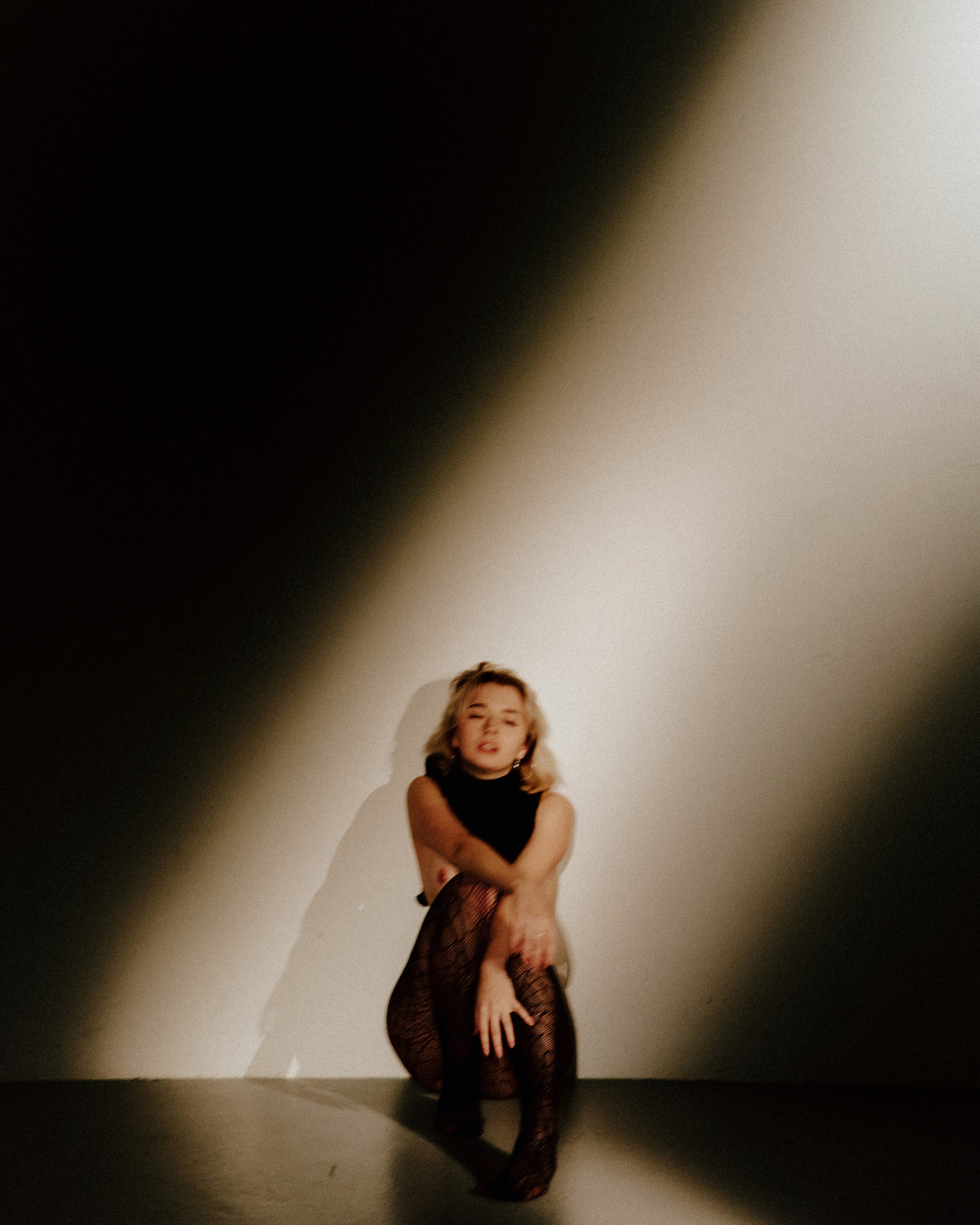 Юля. Z H U R A V L E V