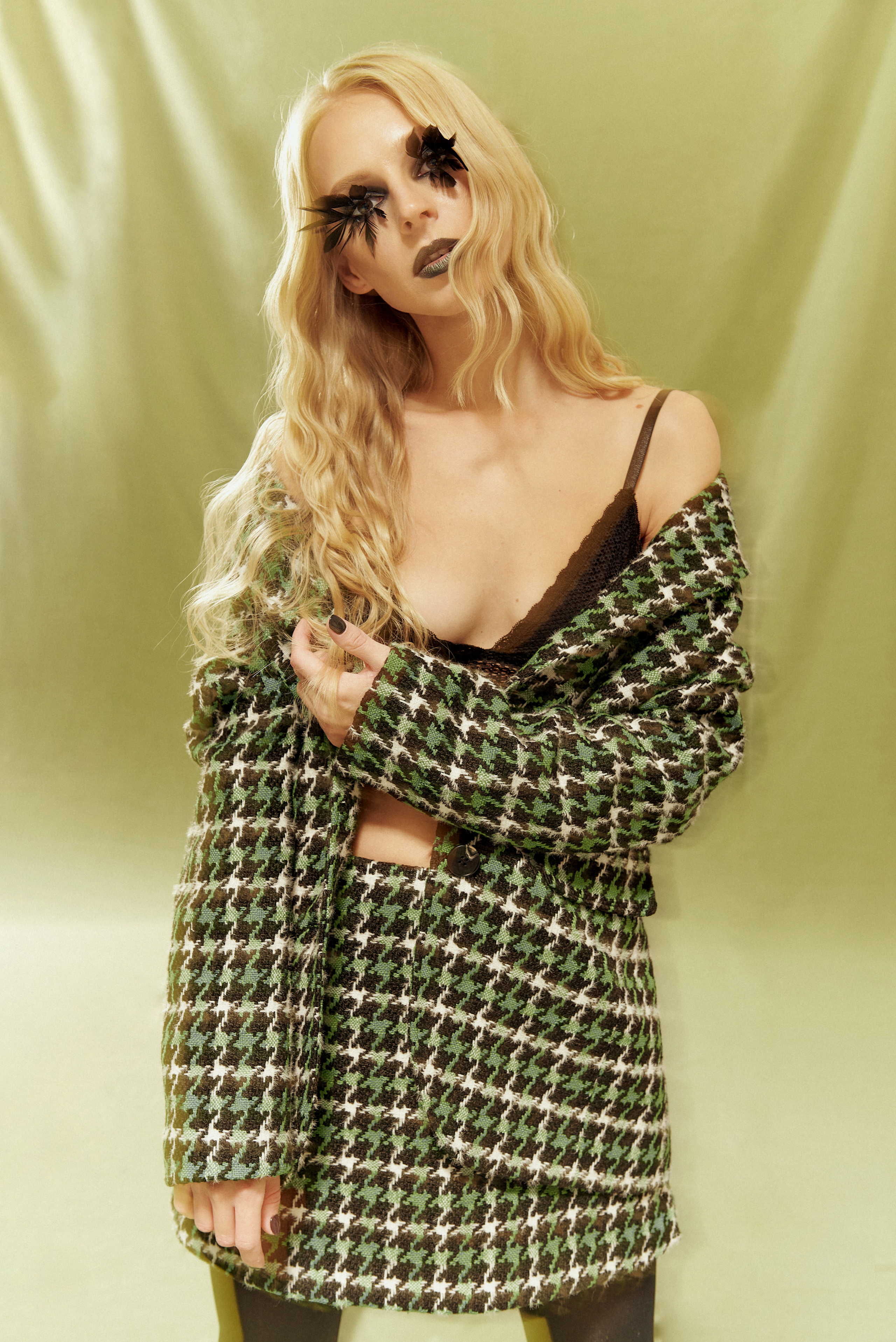 Black Dress. Z H U R A V L E V