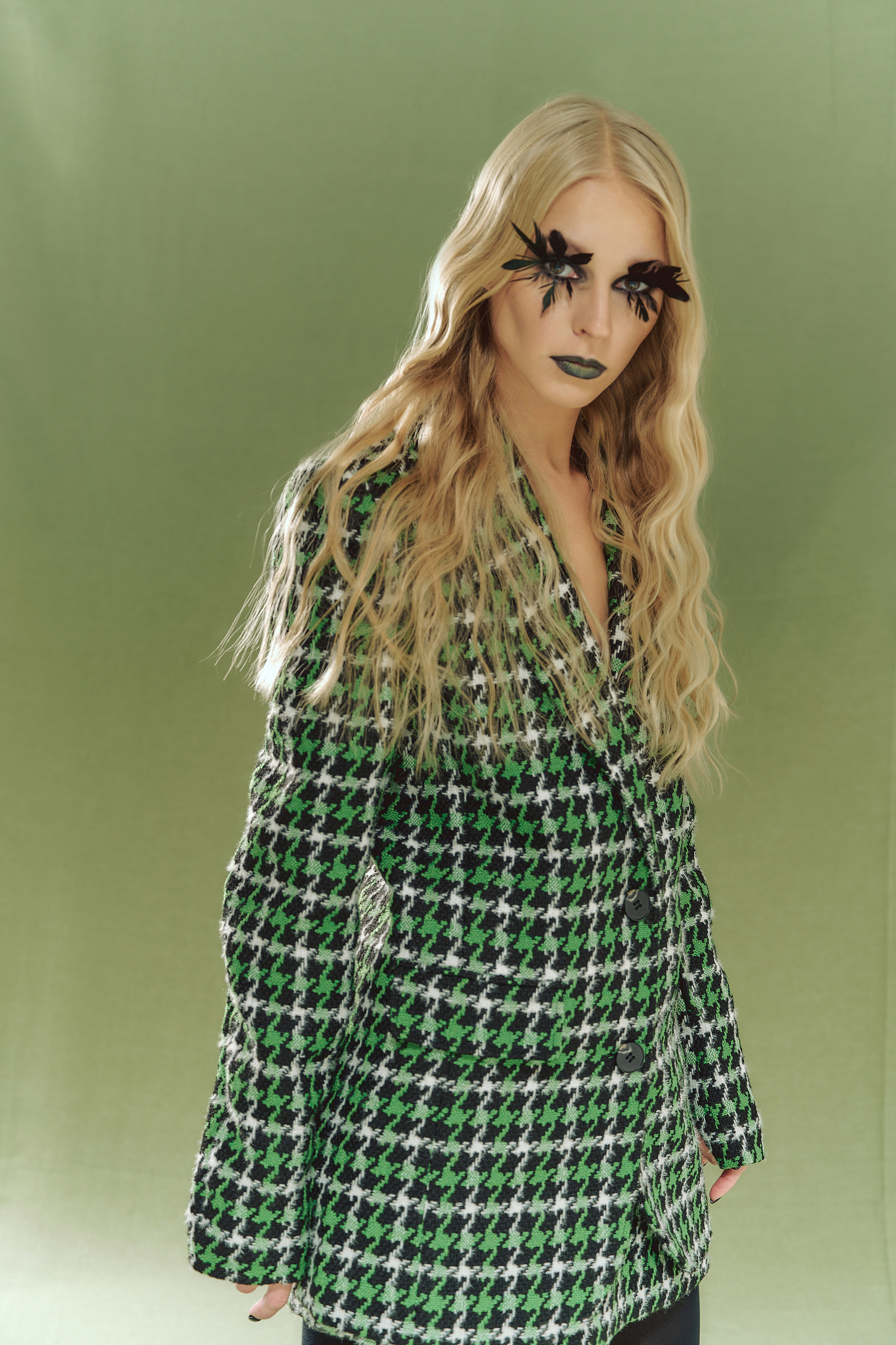 Black Dress. Z H U R A V L E V