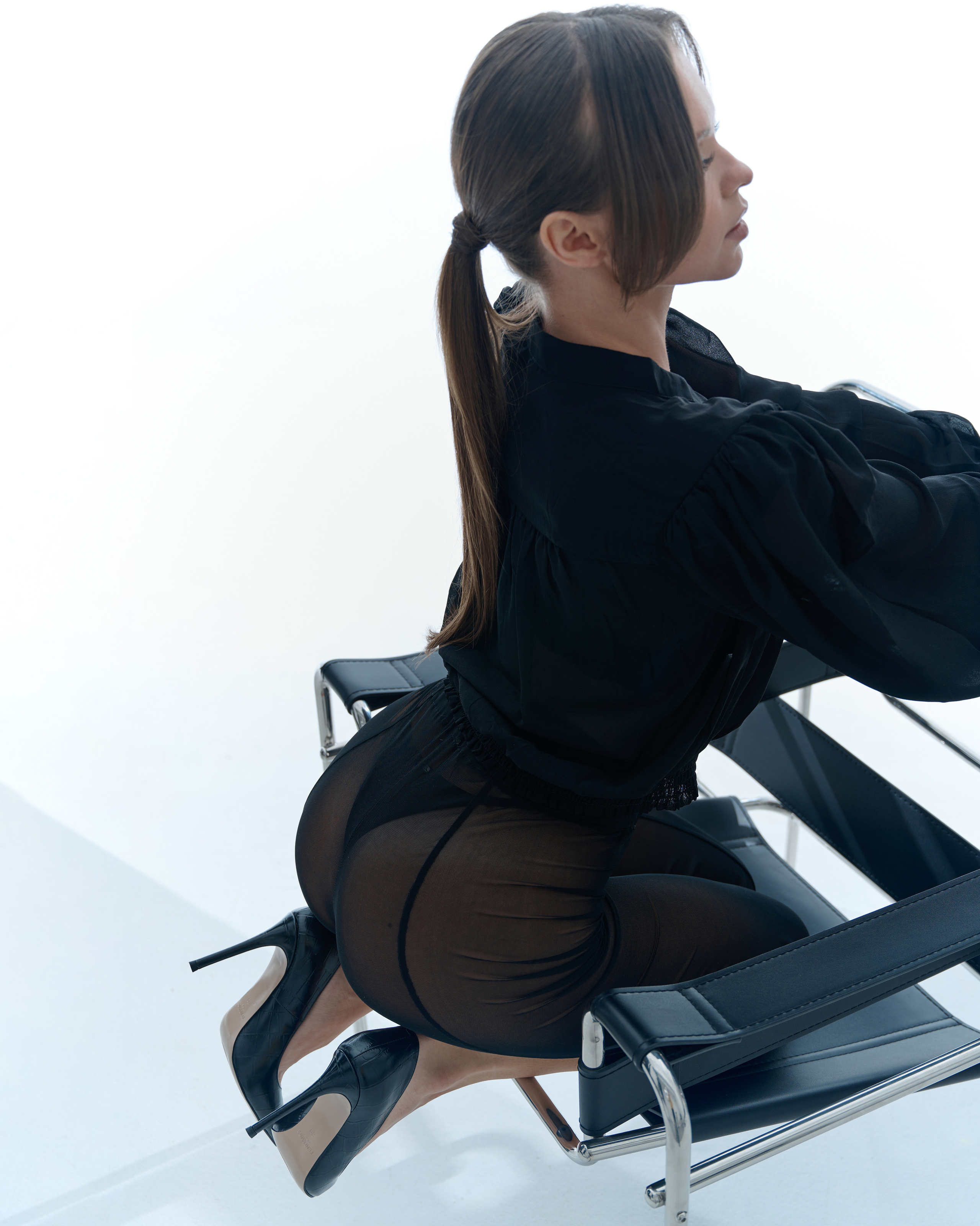 Marina. Z H U R A V L E V