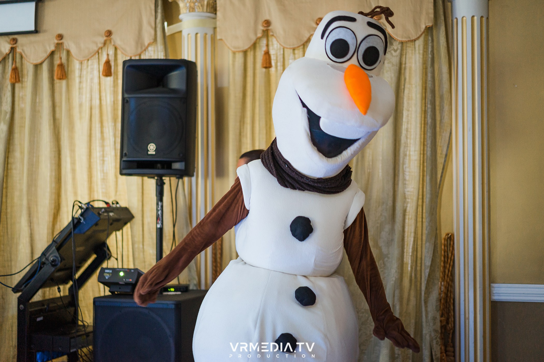 ХОЛОДНОЕ СЕРДЦЕ в ресторане «Империя»