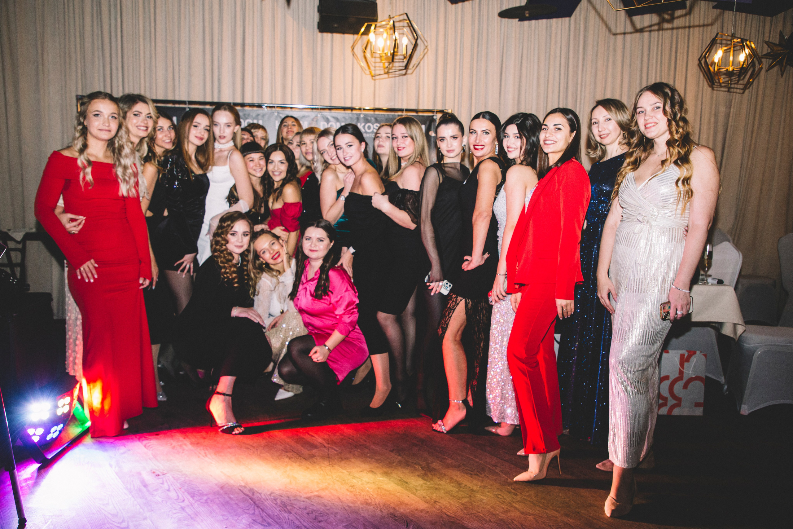 KOSMODOM. Портретный и свадебный фотограф Даня Похватова