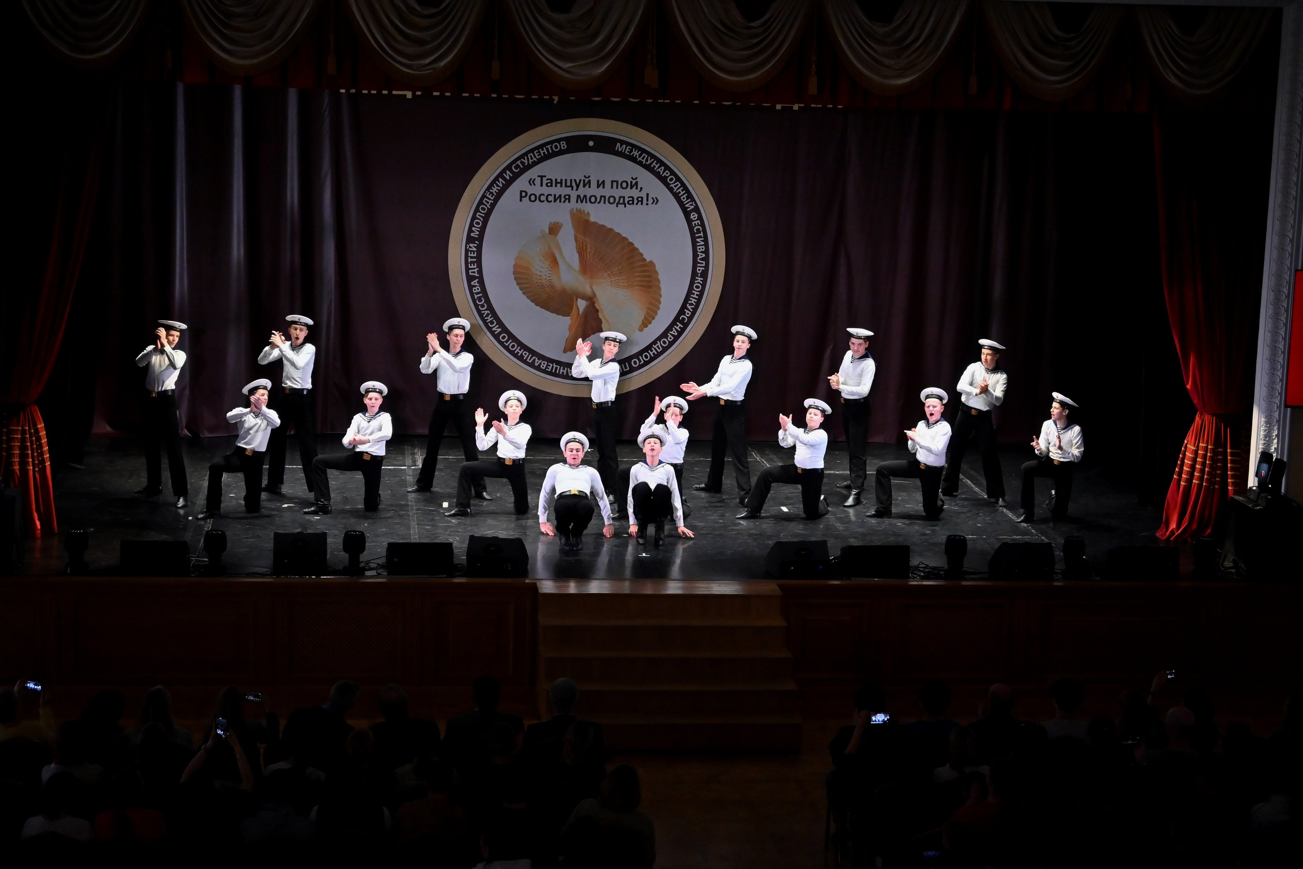 Гала-концерт. Танцуй и пой, Россия Молодая! 22.04.2024. Профессиональный фотограф в Москве Алёна Котова