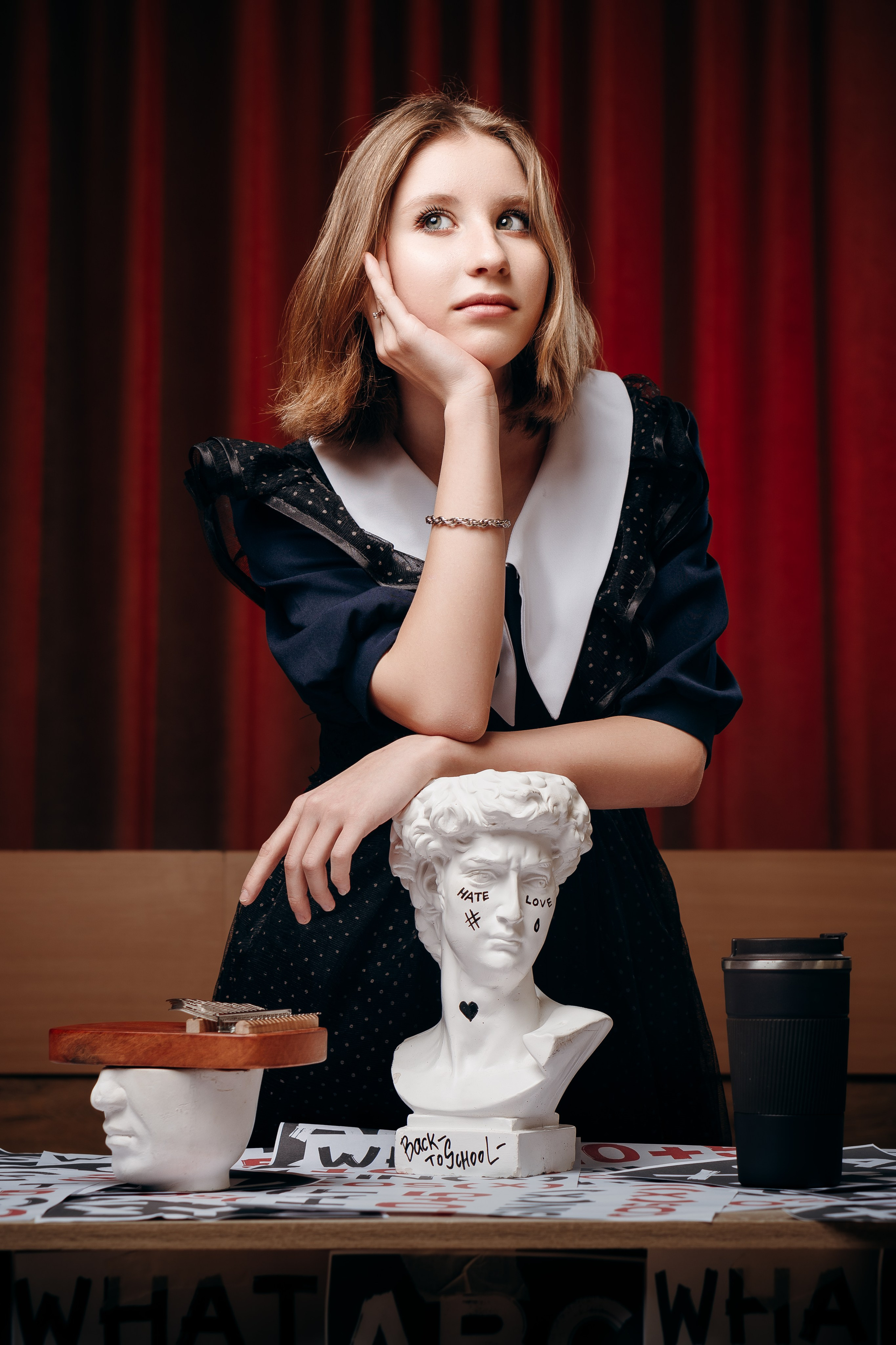 Рушим шаблоны о школьной фотографии!Мелбук. - это современный подход к созданию ярких и современных выпускных альбомов в Хабаровске и Хабаровском крае!Работаем по всему Дальнему Востоку!Наша творческая студия проводит красивые, смешные и классные фотосессии, которые подойдут для мальчиков и девочек,которые учаться в 4, 9, 11 классах.Наши макеты содержат цитаты, фото, фразы, прикольные росписи, которые мы размещаем в дипломе выпускника.Заказать выпускную книгу в городе Хабаровск, настолько же важно, как выпускная песня и выпускная лента на торжественный праздник.Дизайнер наших книг живет в СПБ, а ваши альбомы печатаются в Москве.Посмотрите наши работы на сайте, которые изготовил наш фотограф на Дальнем Востоке в 2024 - 2025 году.На нашем сайте размещены шаблоны, информация, цена и трудовой договор.