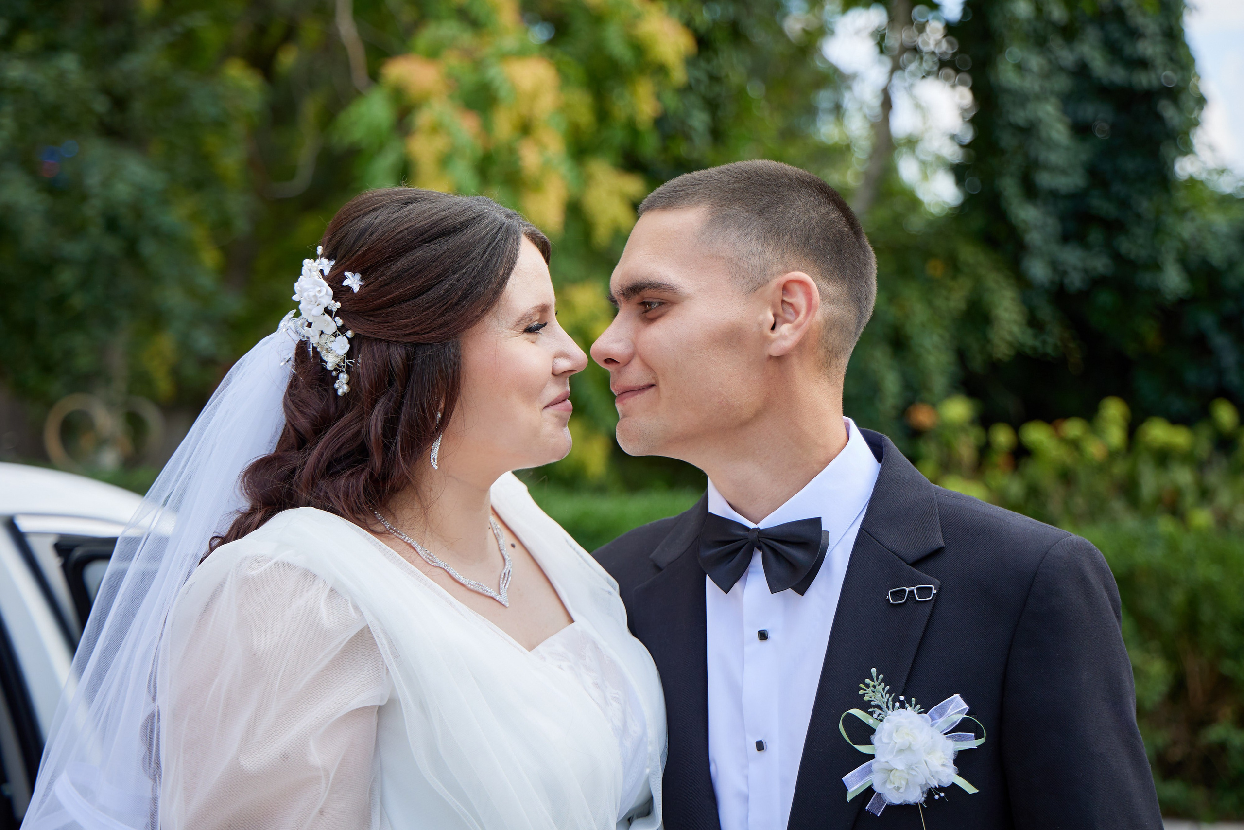 Фотосъемка в ЗАГСе, прогулка молодых, банкет