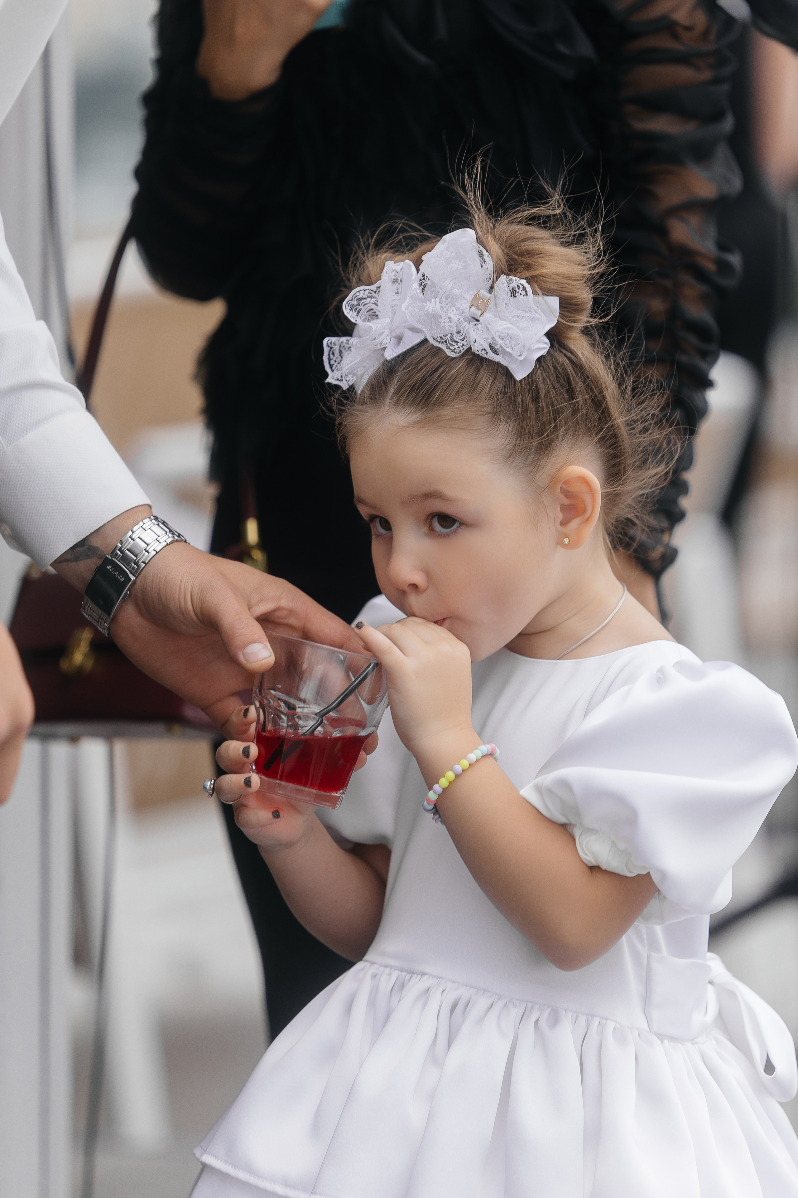 Rain falls down. Главная