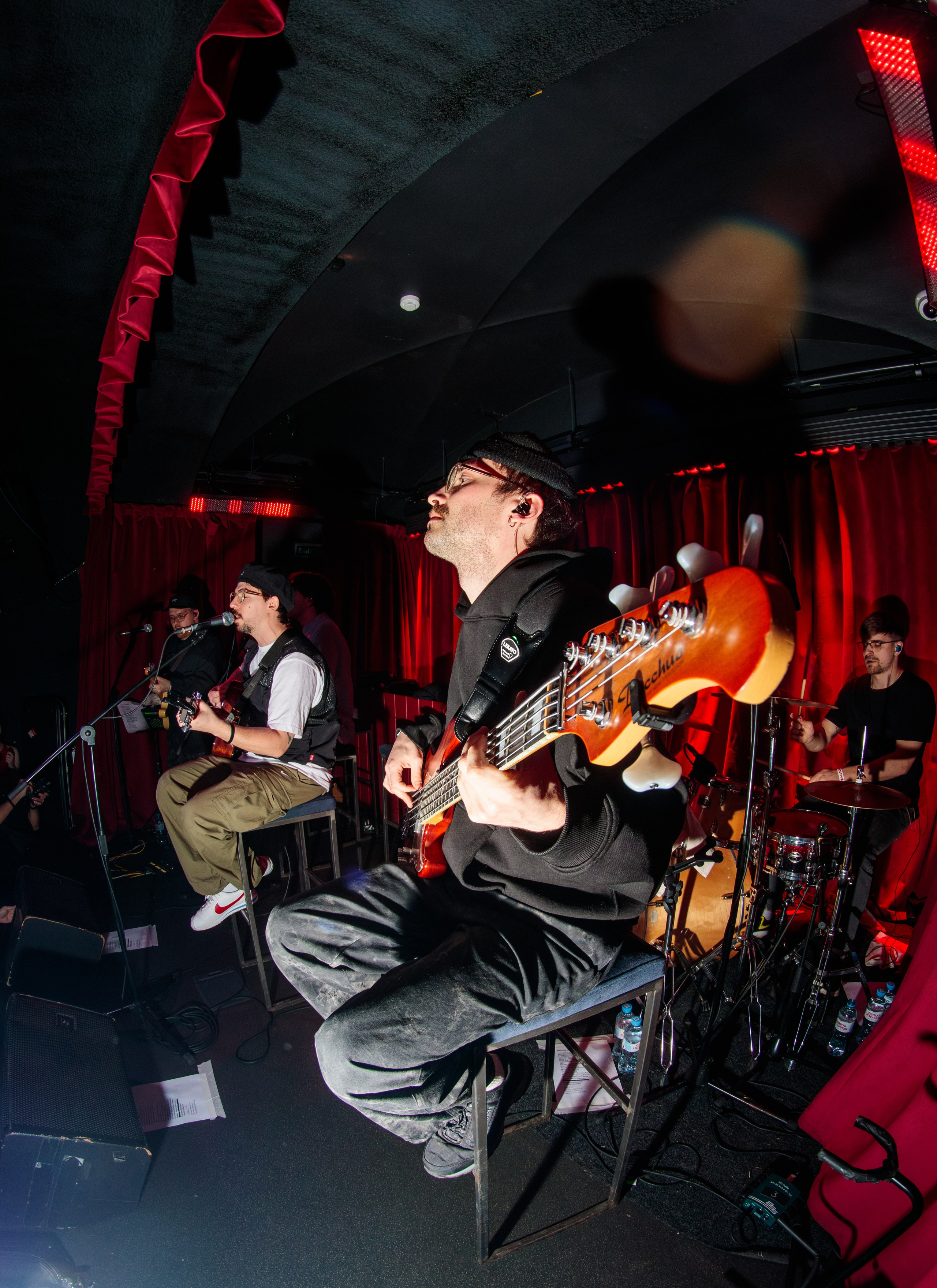 Хмыров акустика. Портретный и концертный фотограф в Санкт-Петербурге Егор Телятников