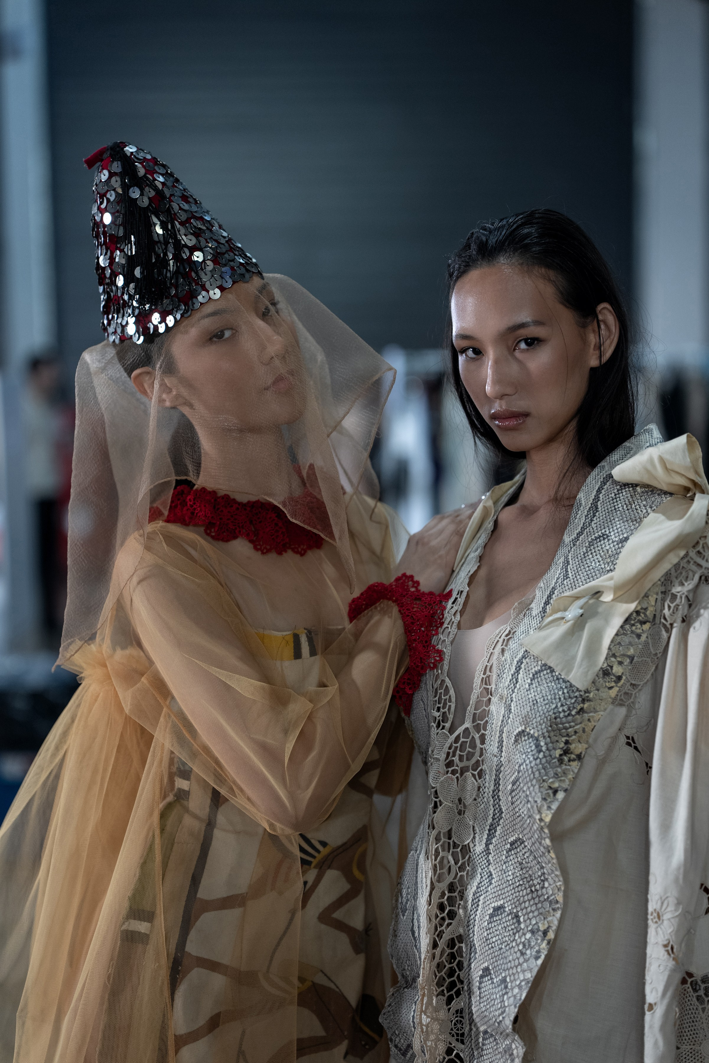 Visa Fashion Week Almaty Pre-Fall 2026 April Backstage Day 2. Сайт Алматинского НЮ АРТ, будуар и фэшн фотографа Дениса Карпенко