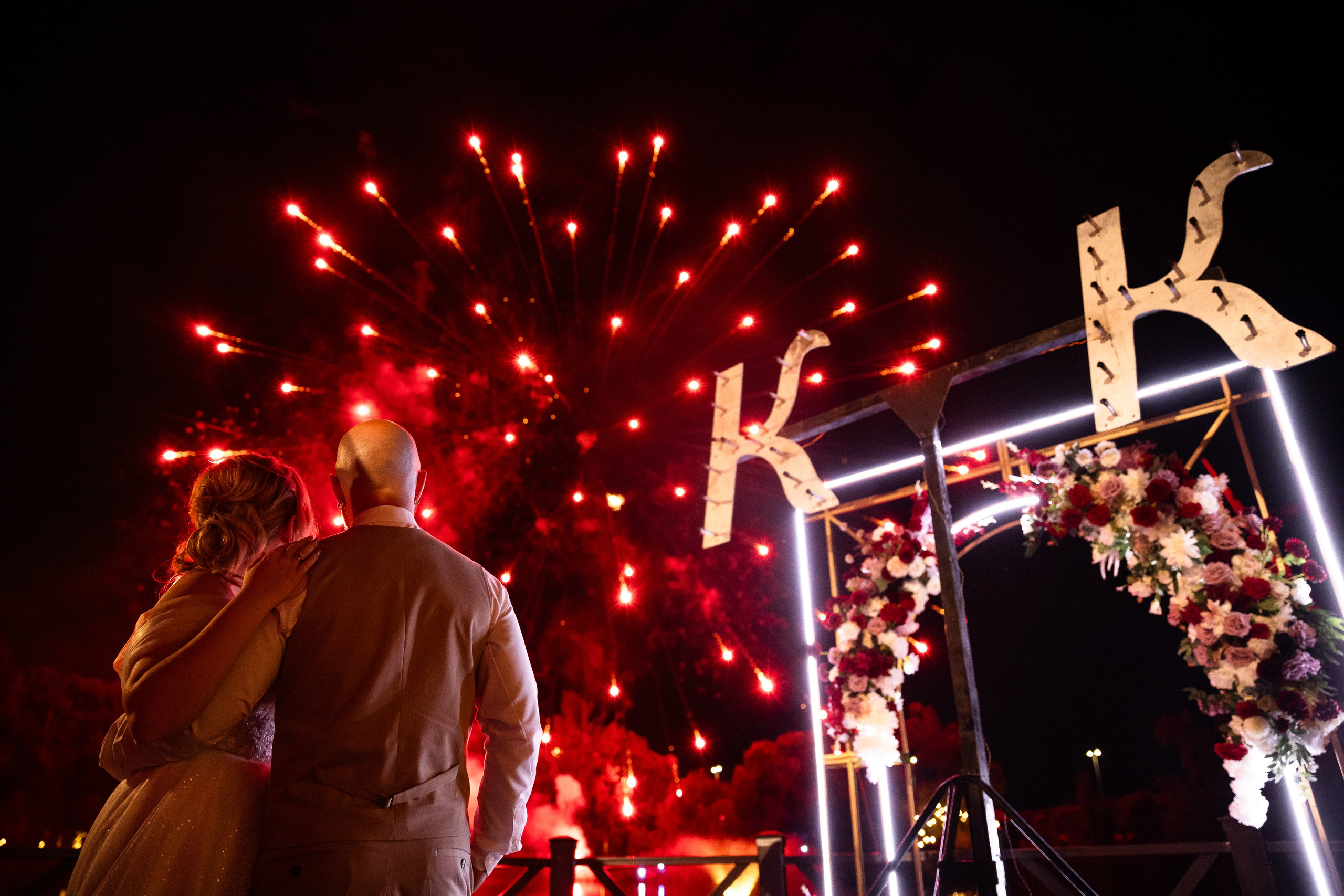 салют на свадьбе, Теплица Парк, фотограф Гладков Дмитрий, свадебный фотограф Москва, Одинцово