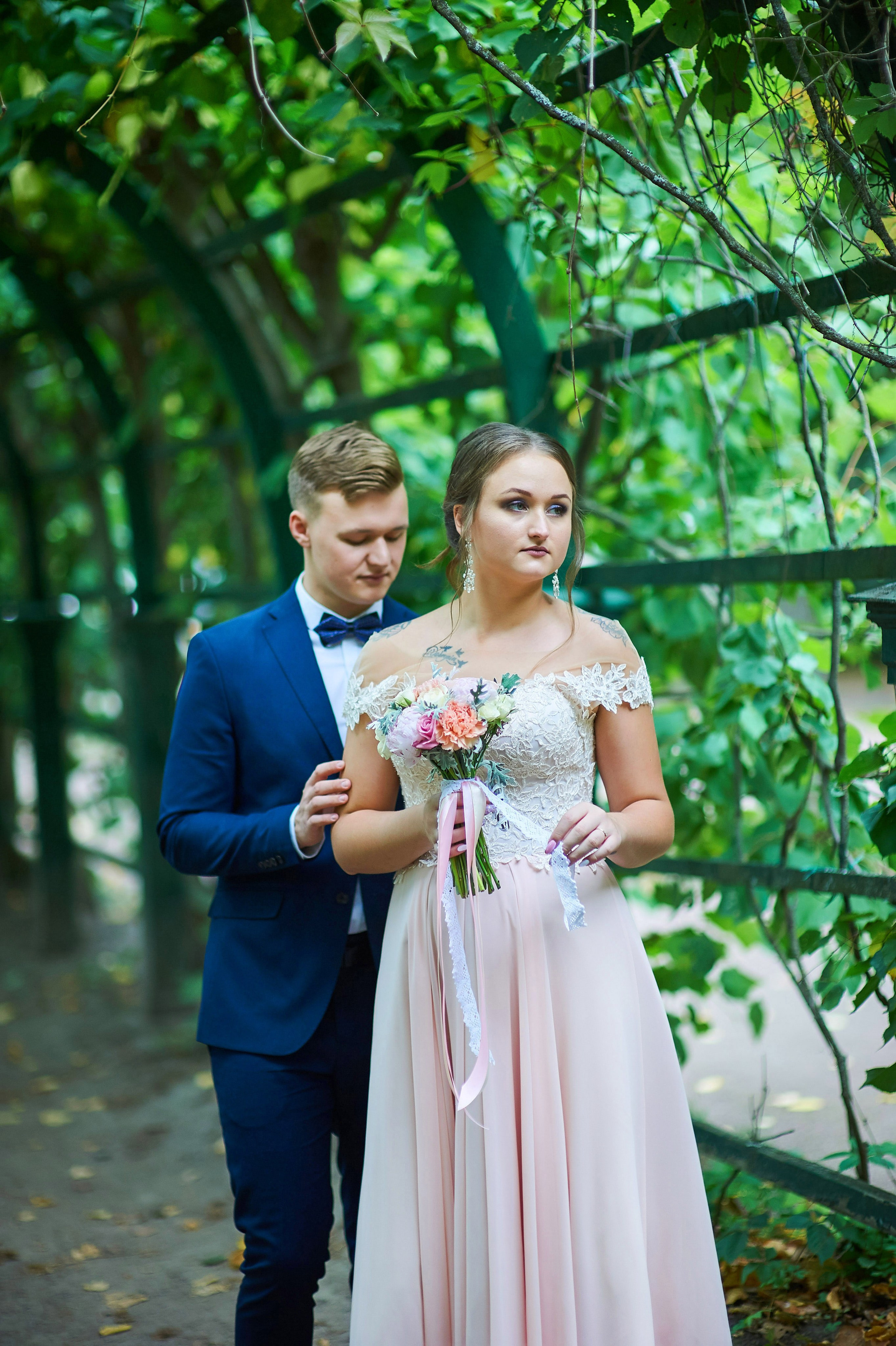 Ульяна и Дмитрий (свадебная прогулка в Сестрорецке под дождем, , фотосессия в верхнем парке Петергофа). Портретный, семейный и свадебный фотограф в Санкт-Петербурге и в Пушкине Ширяев Денис