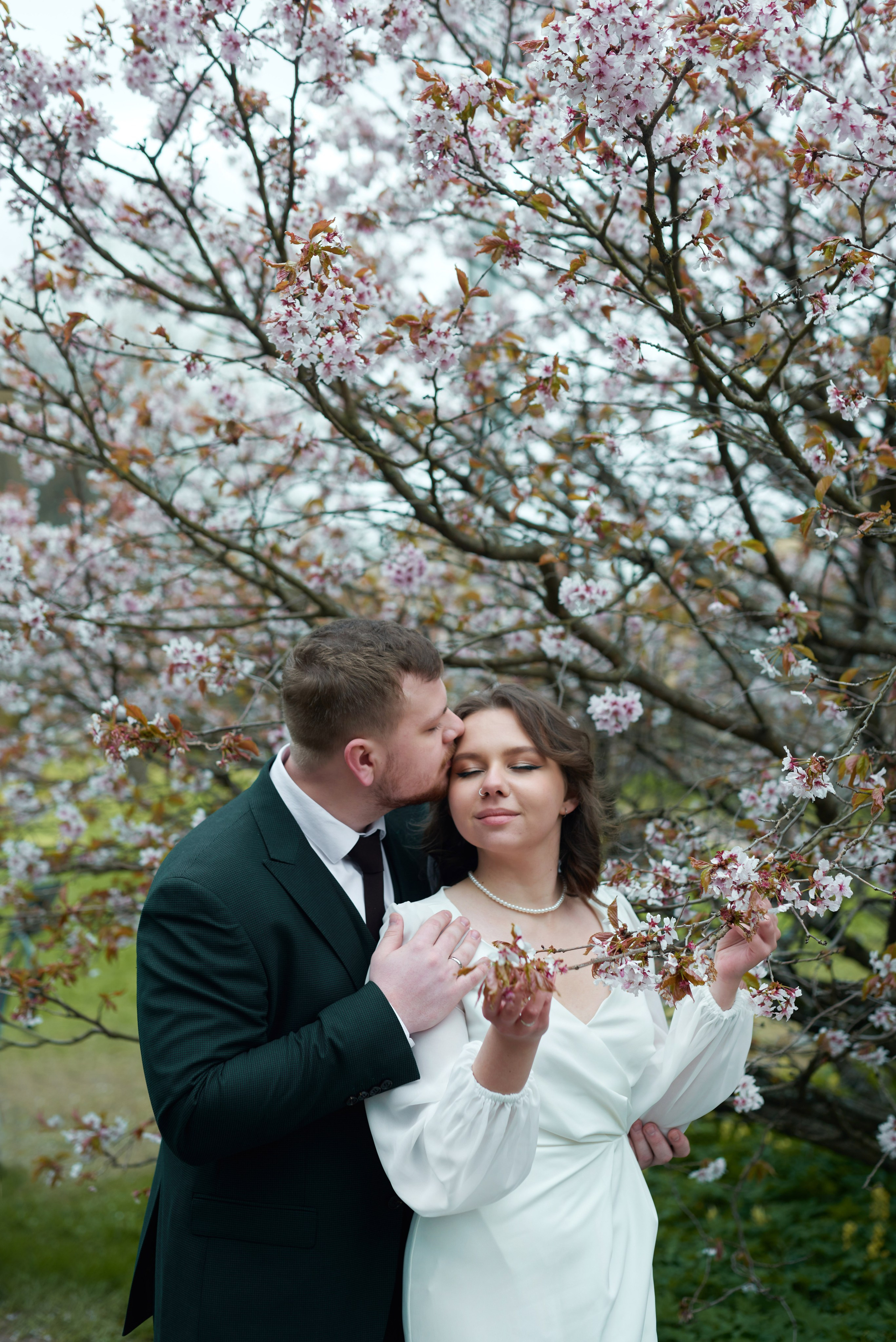 Ксения и Егор (фотосессия в ЗАГСе Петроградского района, Ботаническом саду с сакурой). Портретный, семейный и свадебный фотограф в Санкт-Петербурге и в Пушкине Ширяев Денис