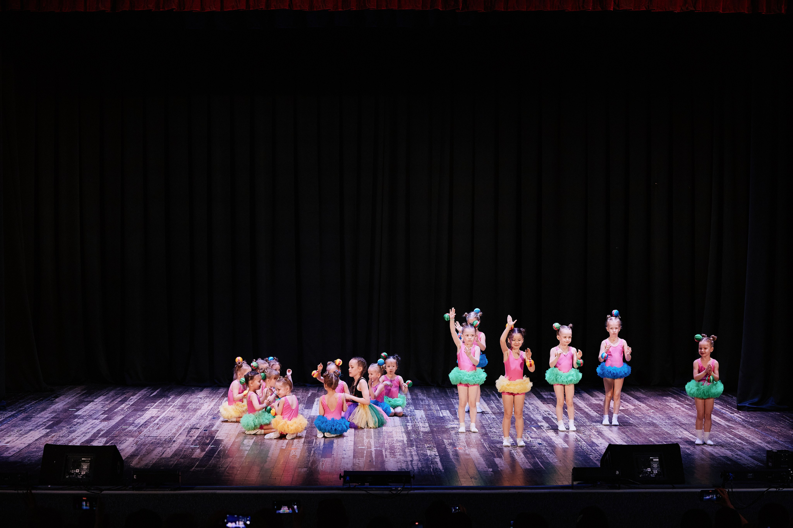 Концерт танцевальной студии Фиеста 08.06. Свадебный репортажный фотограф краснодар максим дремов дрёмов фотосессия студия цена