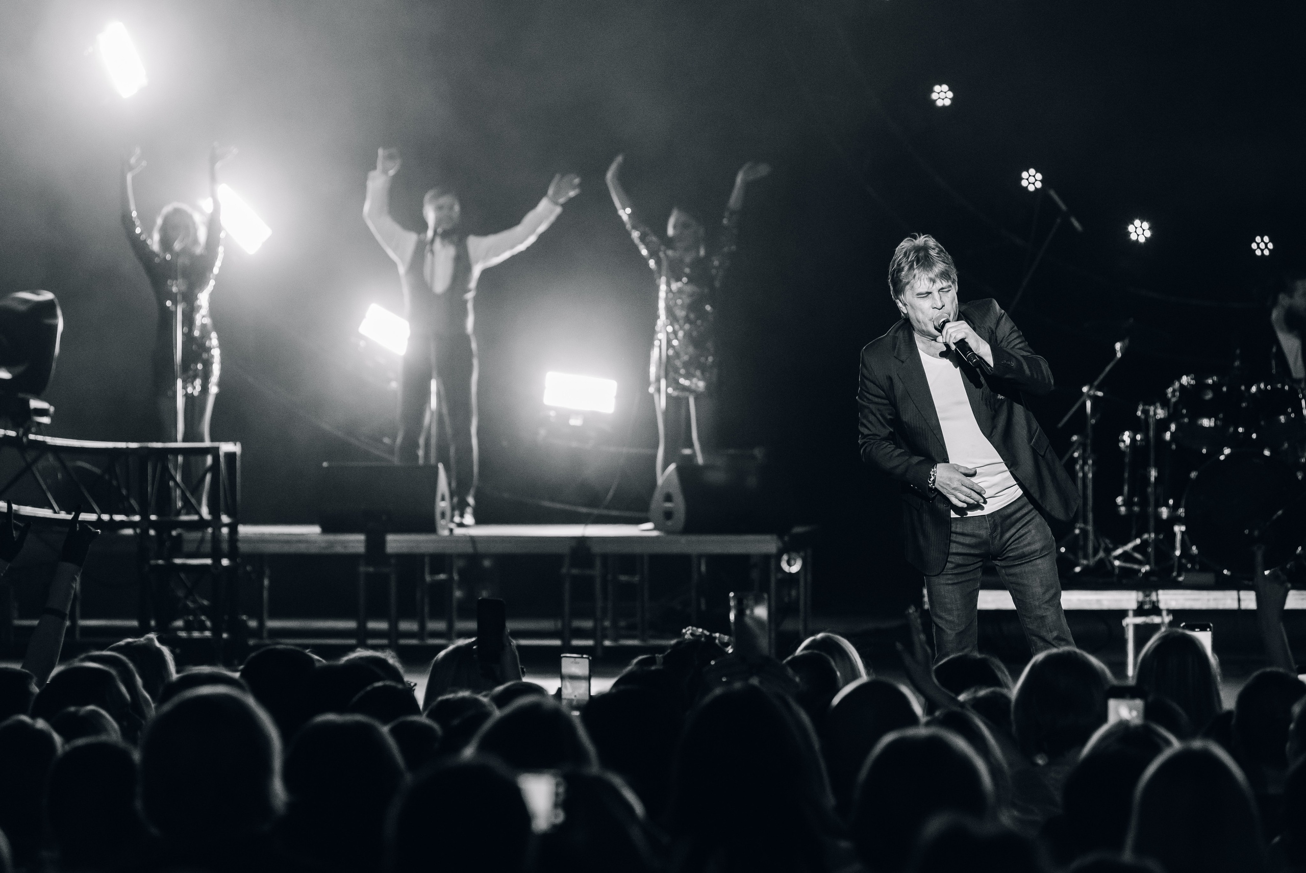 Дискотека 80-90-2000х — «Имена на все времена», Крокус Сити Холл. Бренд-фотограф для экспертов и блогеров в Москве Влада Горбовская