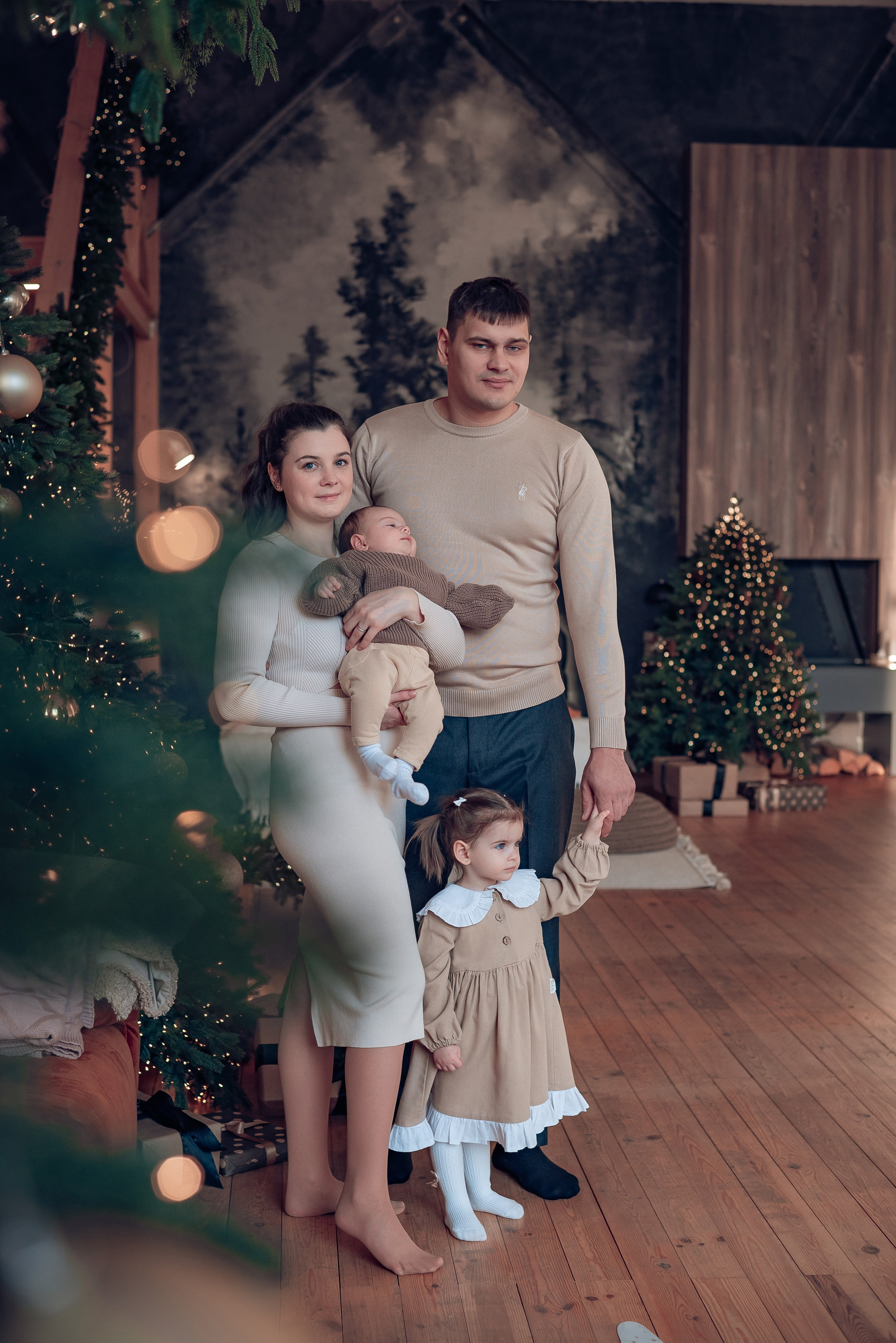 Виктория, Александр, Ванюша и Ариша. Фотографы крещения/венчания  Красноярск Татьяна и Вячеслав Переваловы