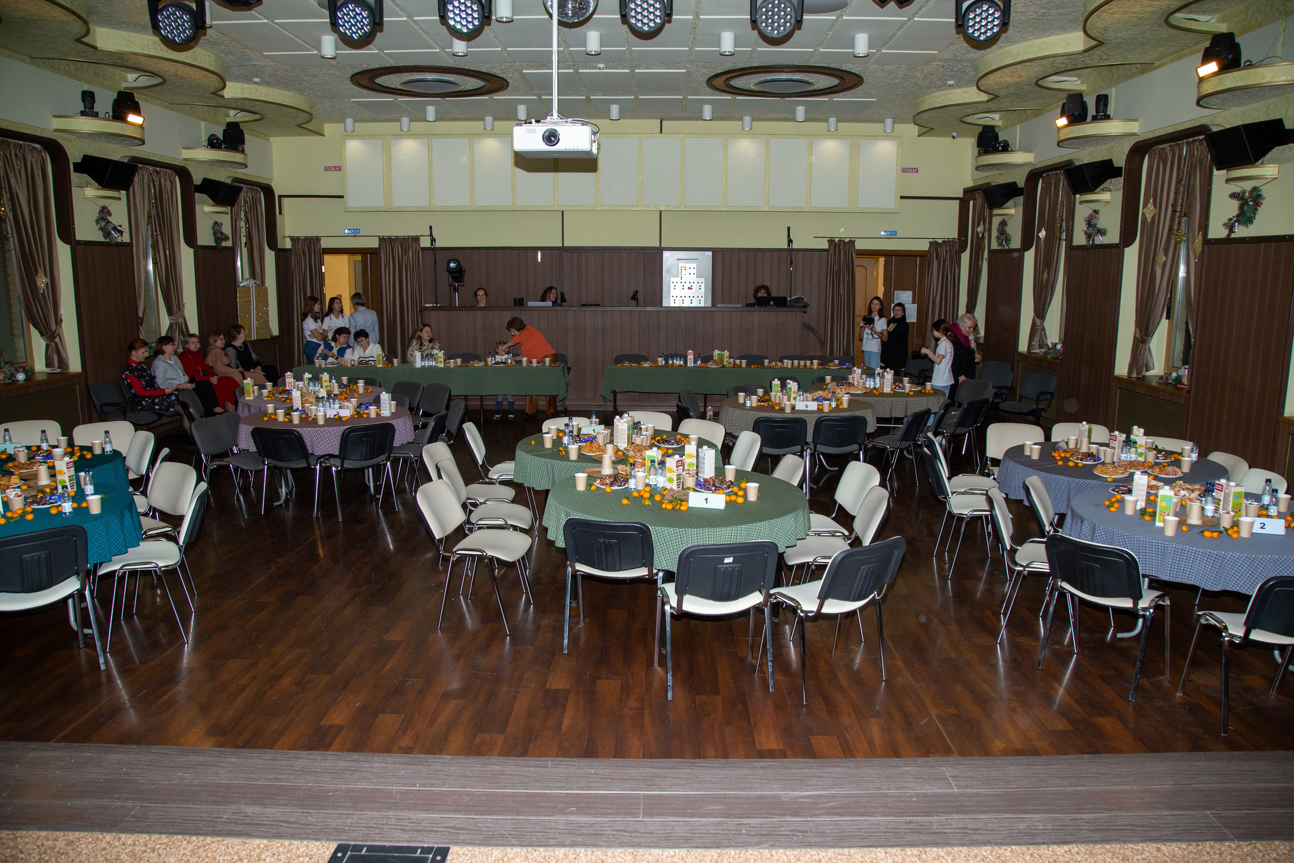 Репортажная съёмка для Домисольки на новый год. «Студия DRONAVT`s» — видеосъёмка и фотография г. Москва