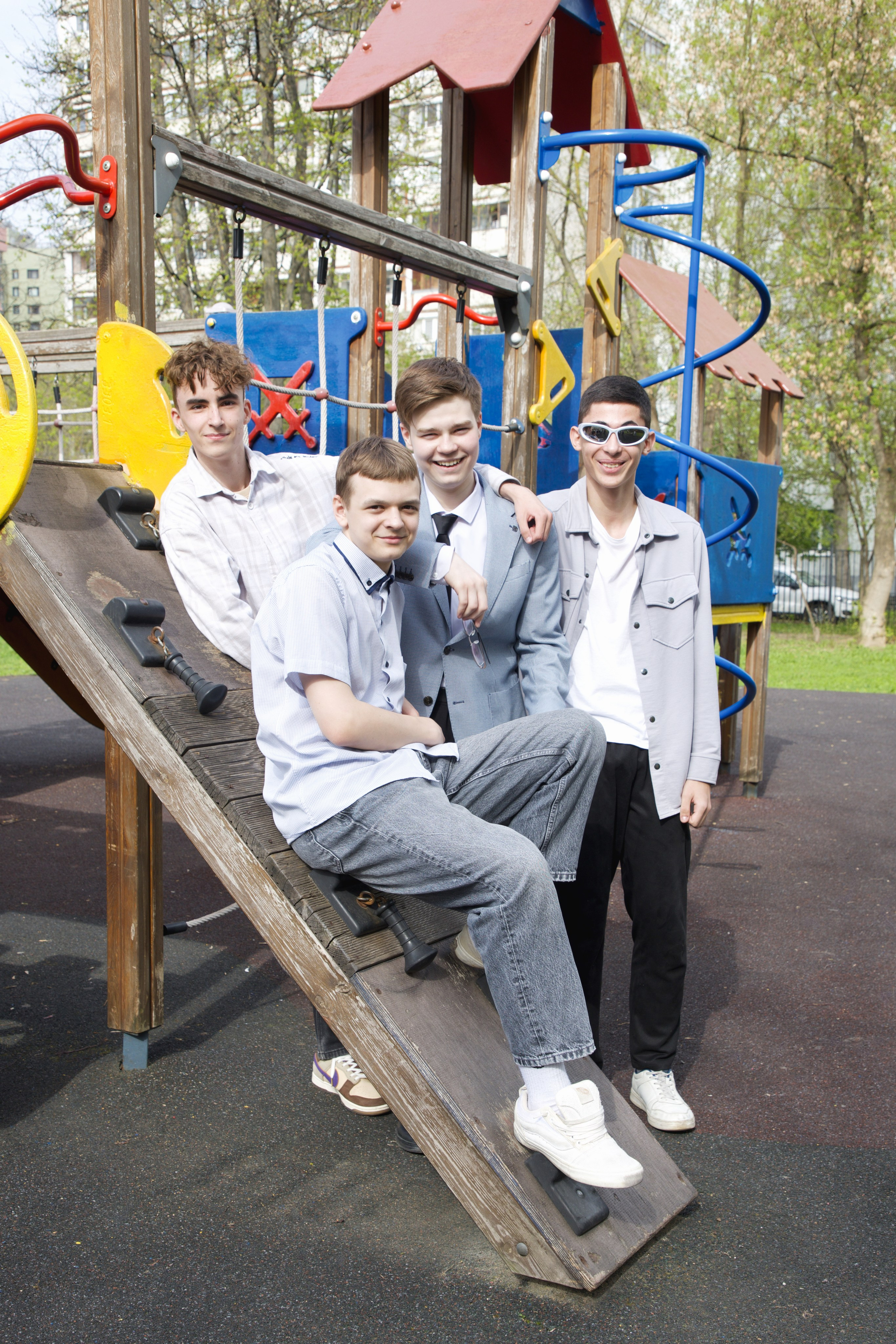 Групповые фото 9 и 11 класс