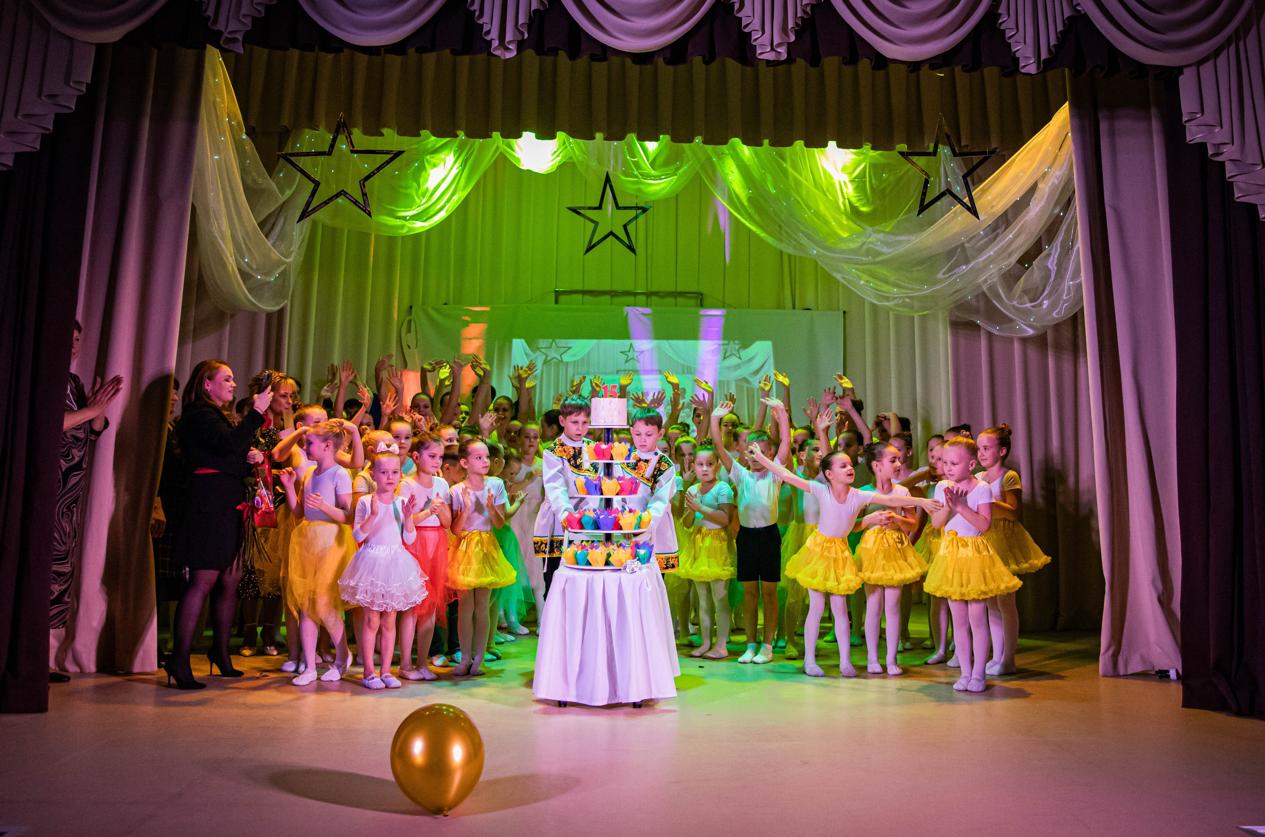 «Конфетти» Юбилейный концерт «Твори Добро». Фотограф Дарья Маташкова