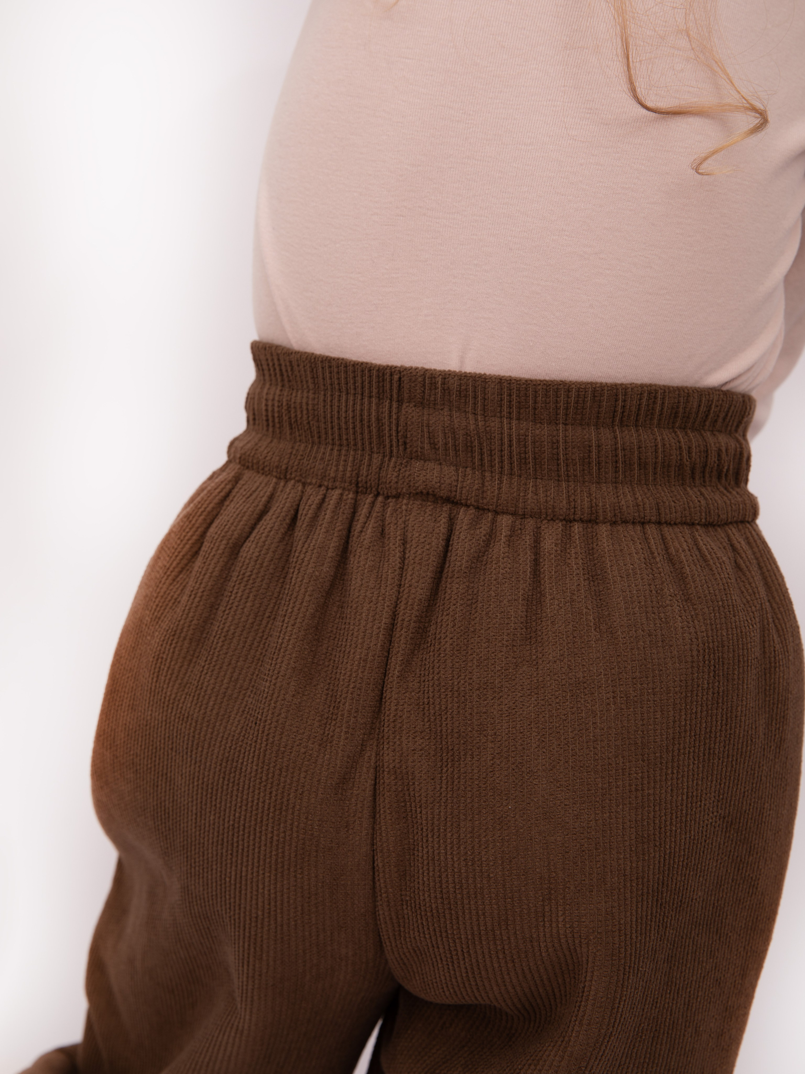 Детские брюки. Фотостудия предметной и модельной съёмки для маркетплейсов