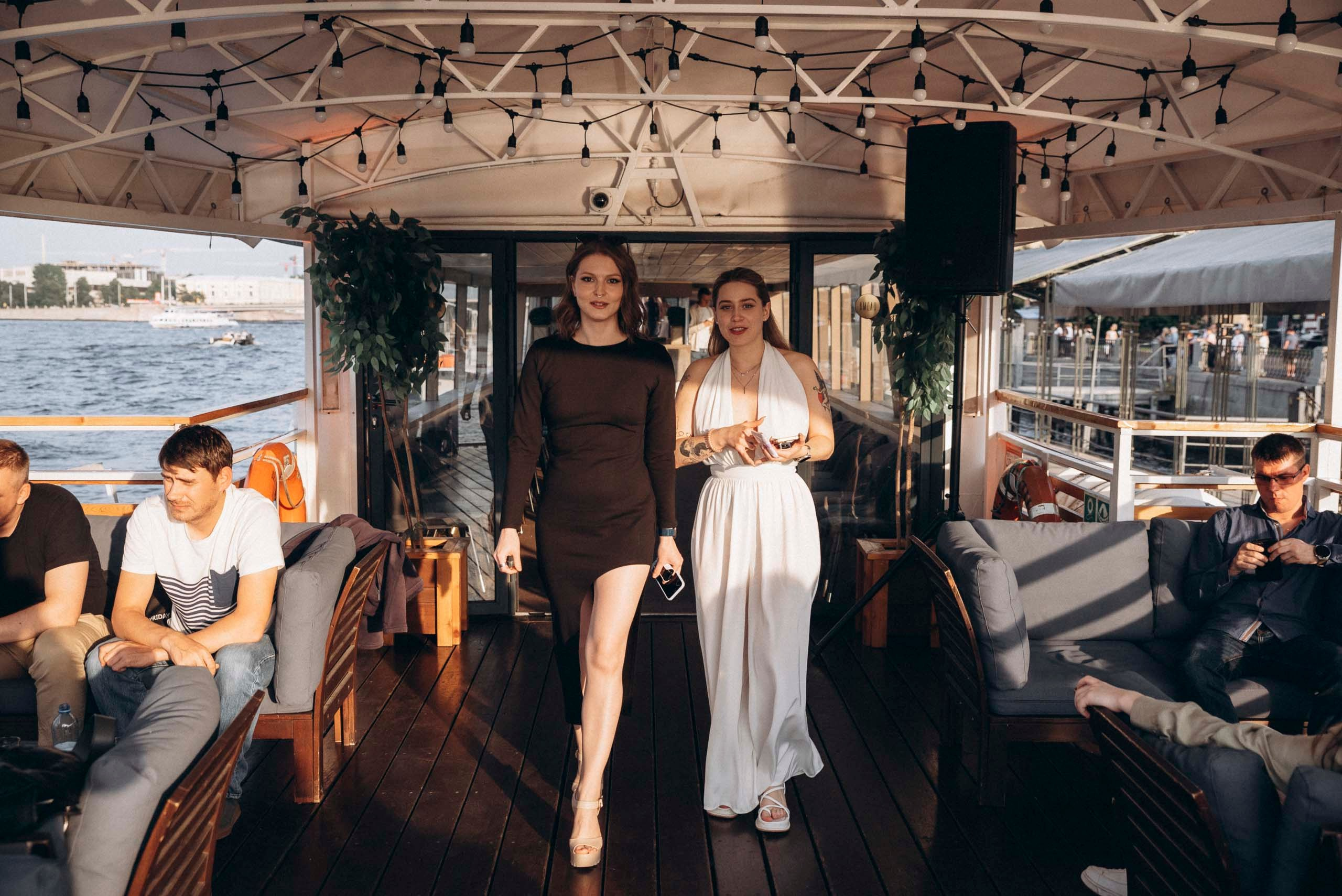 Корпоратив проходивший на кораблике. Санкт Петербург