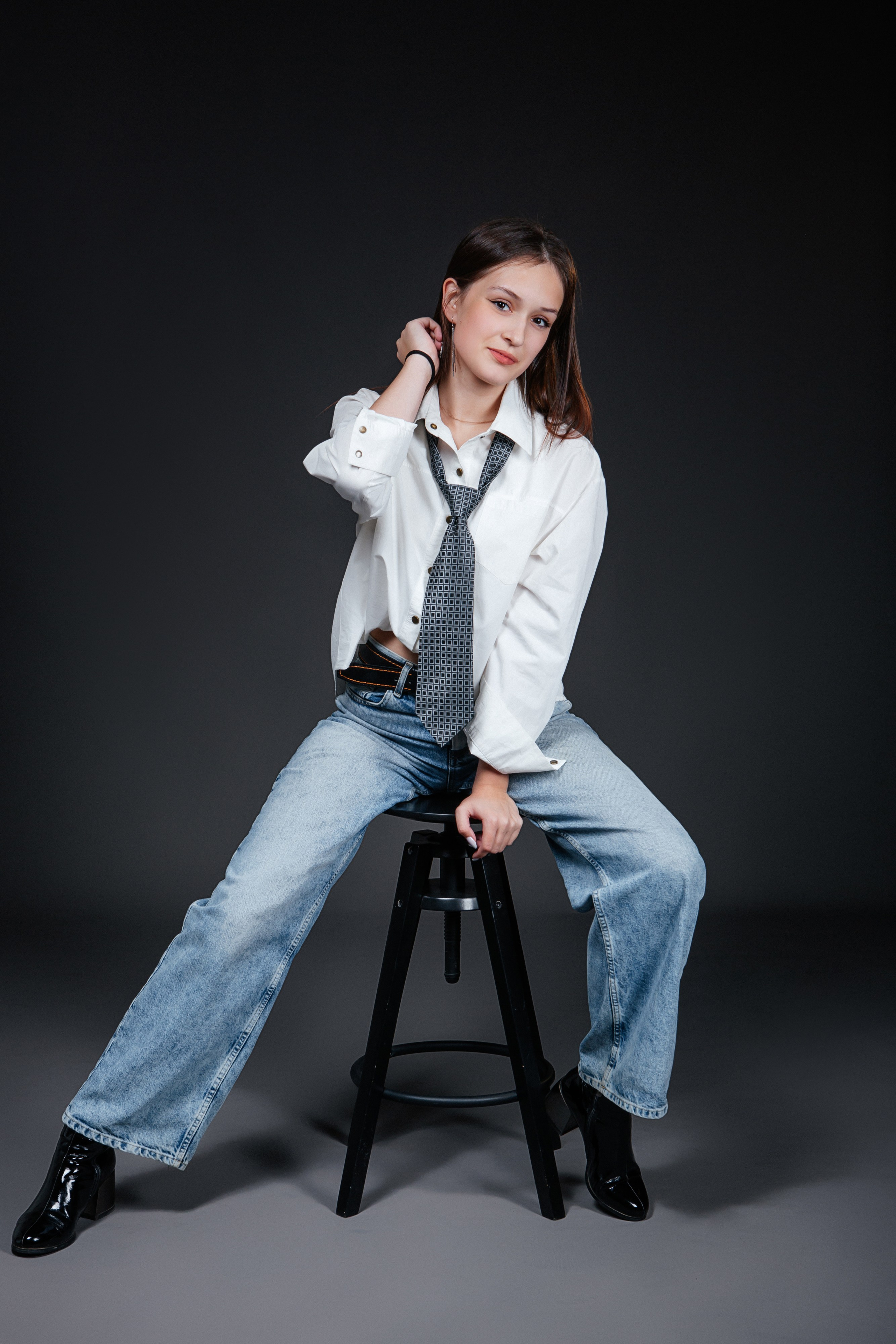 Черный фон. Фото дети. Выпускные альбомы Нижний Тагил