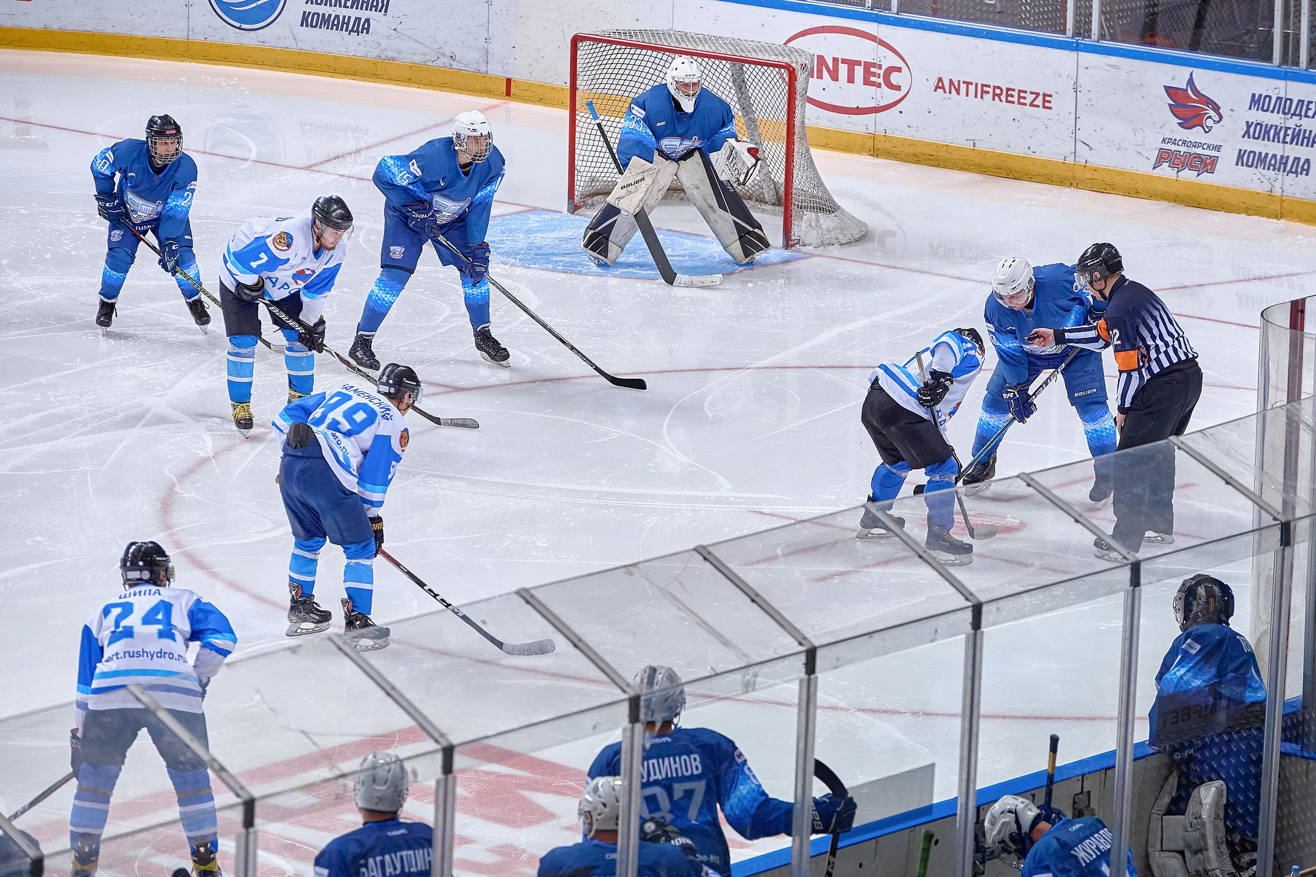 Платинум Арена — Хоккей — РусГидро. Фотограф Яковлев Роман — Красноярск