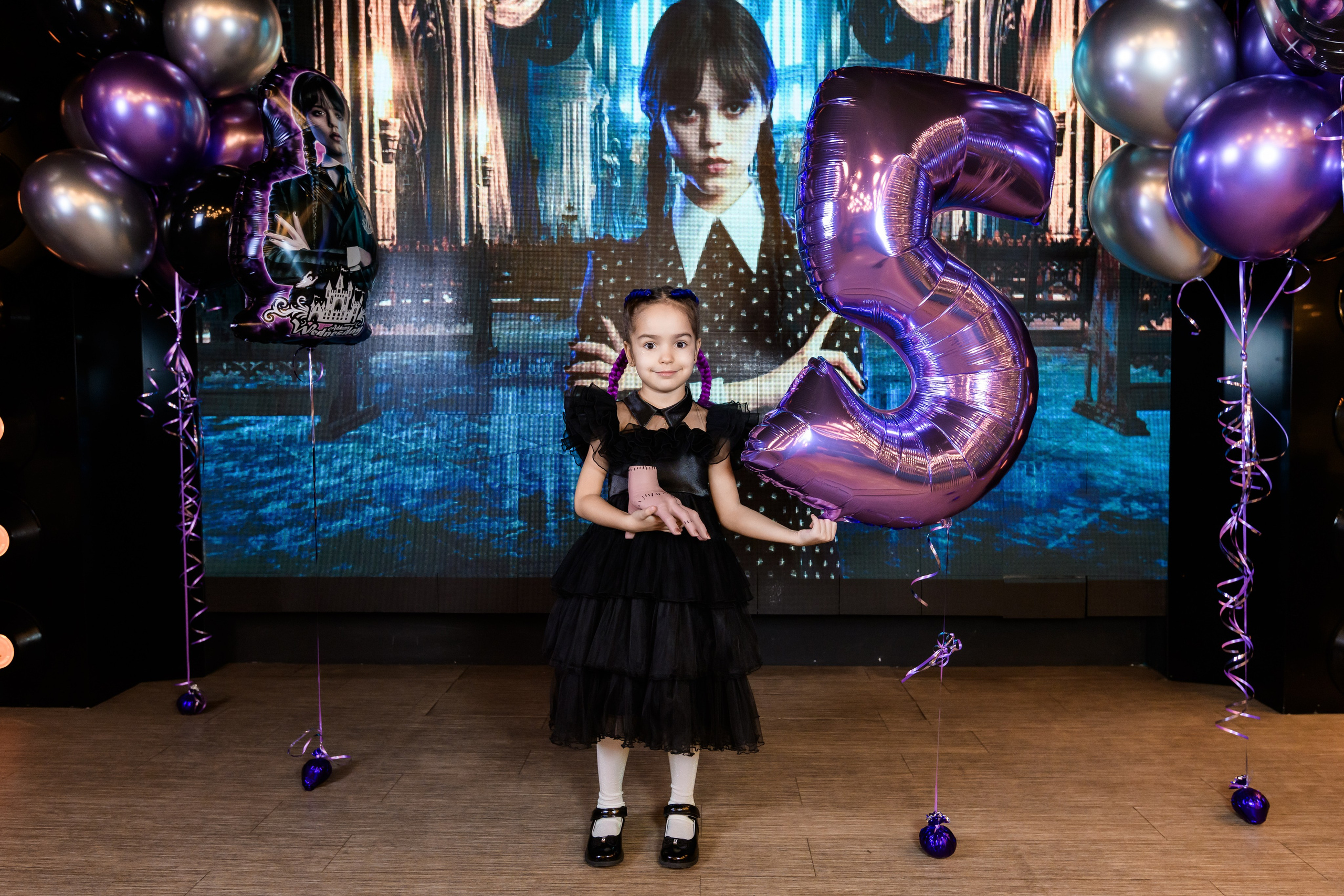 День рождения Софии в стиле «Уэнздей». Репортажный фотограф Сергей Дроздов