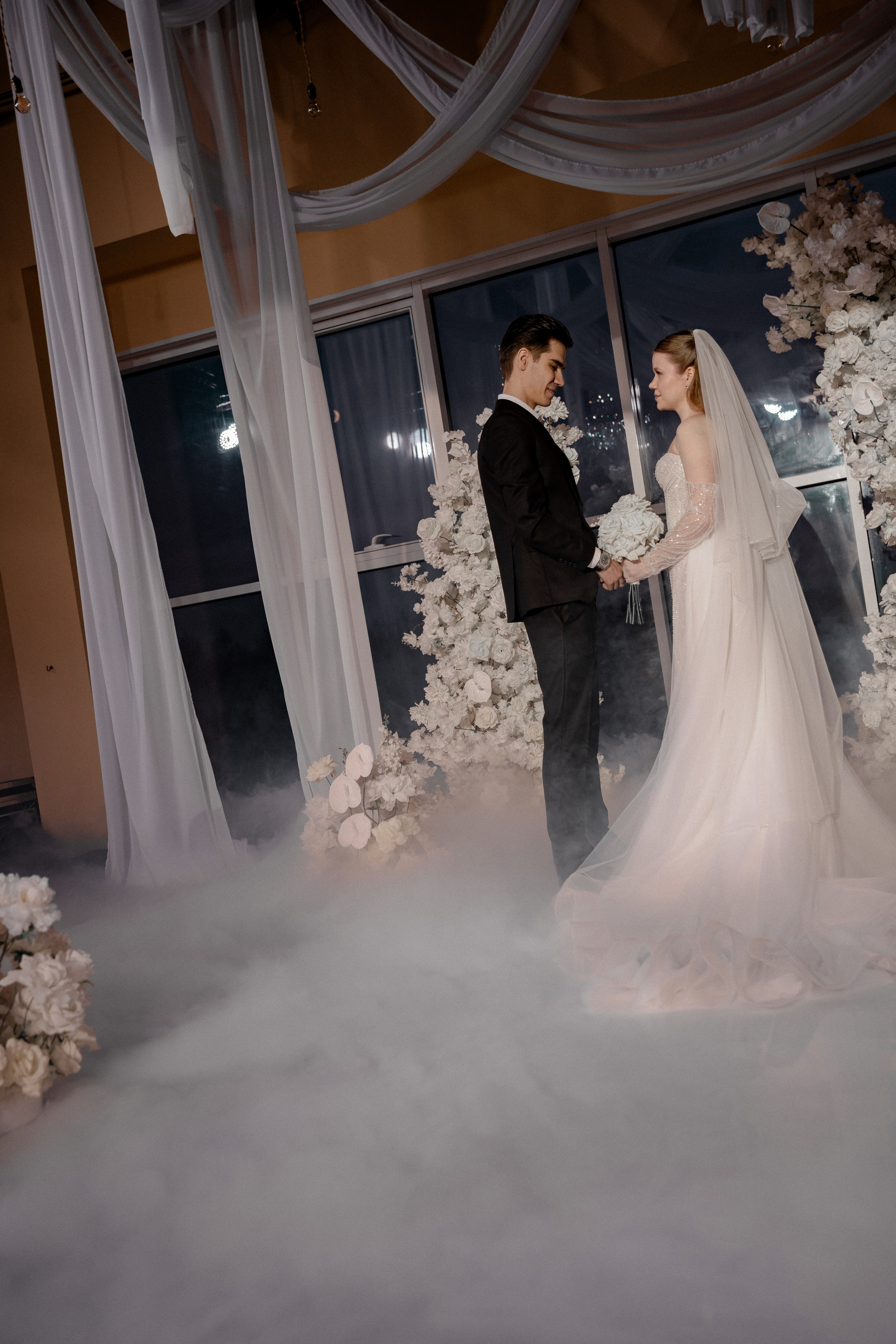 СВАДЕБНАЯ СЬЕМКА СБОРОВ В ОТЕЛЕ И ВЫЕЗД НА ЦЕРЕМОНИЮ (СНЯТО В СИБИРЕ В НИЖНЕВАРТОВСКЕ). Профессиональный фотограф, Санкт-Петербург — Виктория Богомолова