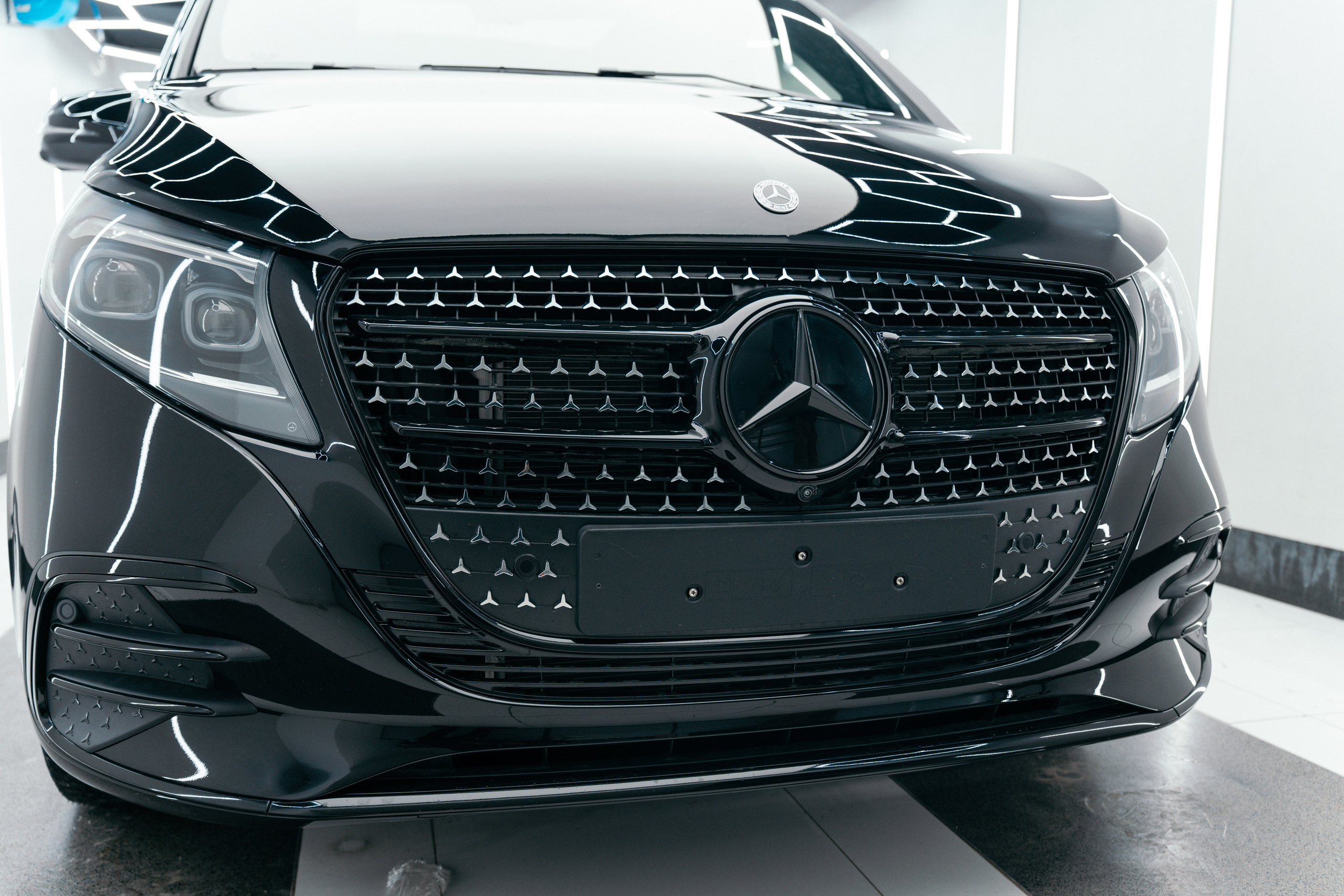 Triumph Car Services. Photographer based in moscow Peter Tchana