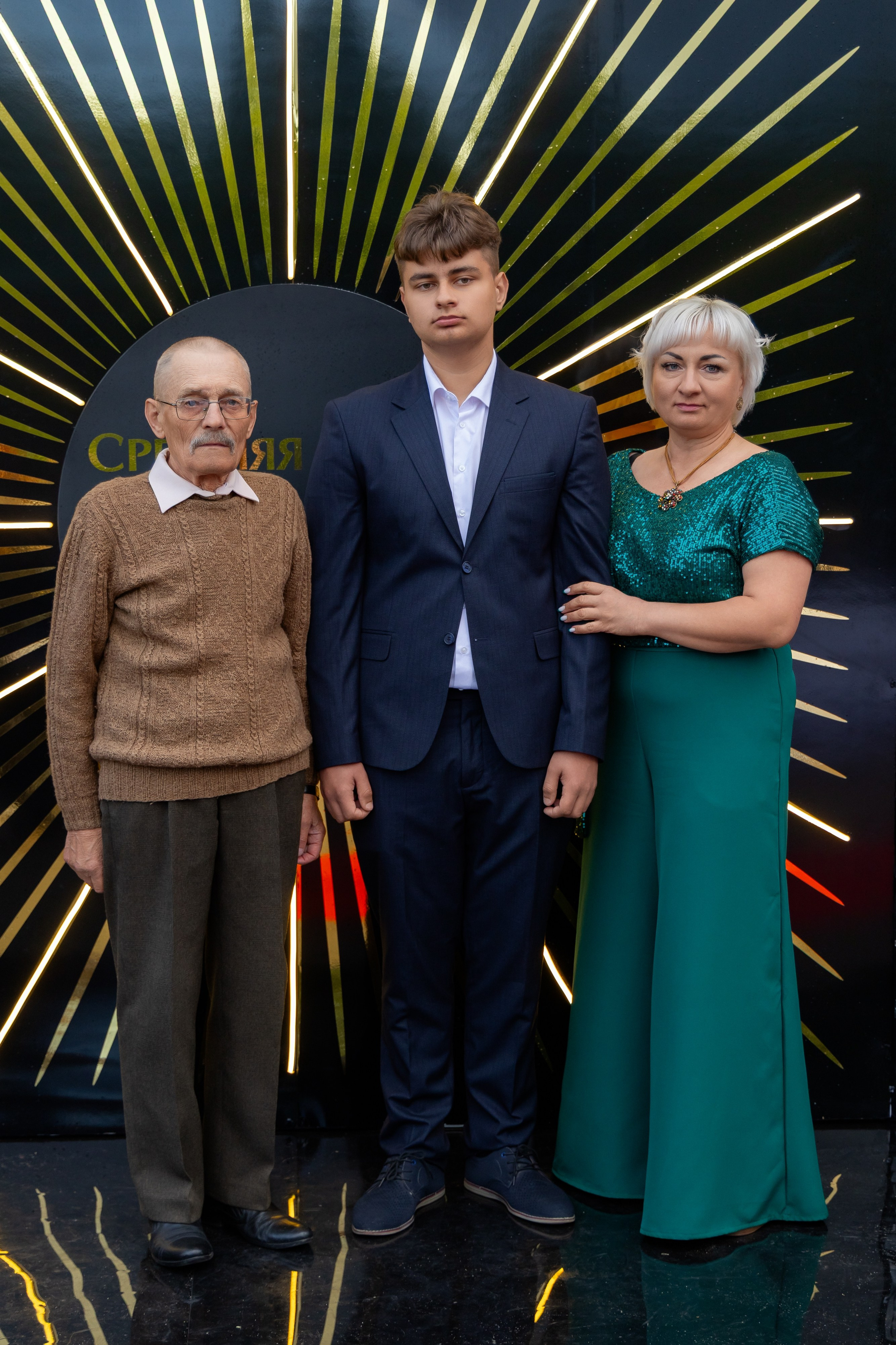 Школьный выпускной 2025 год в Минске, Беларуси. Свадебный фотограф в Минске/Беларуси Сергей Спиридонов