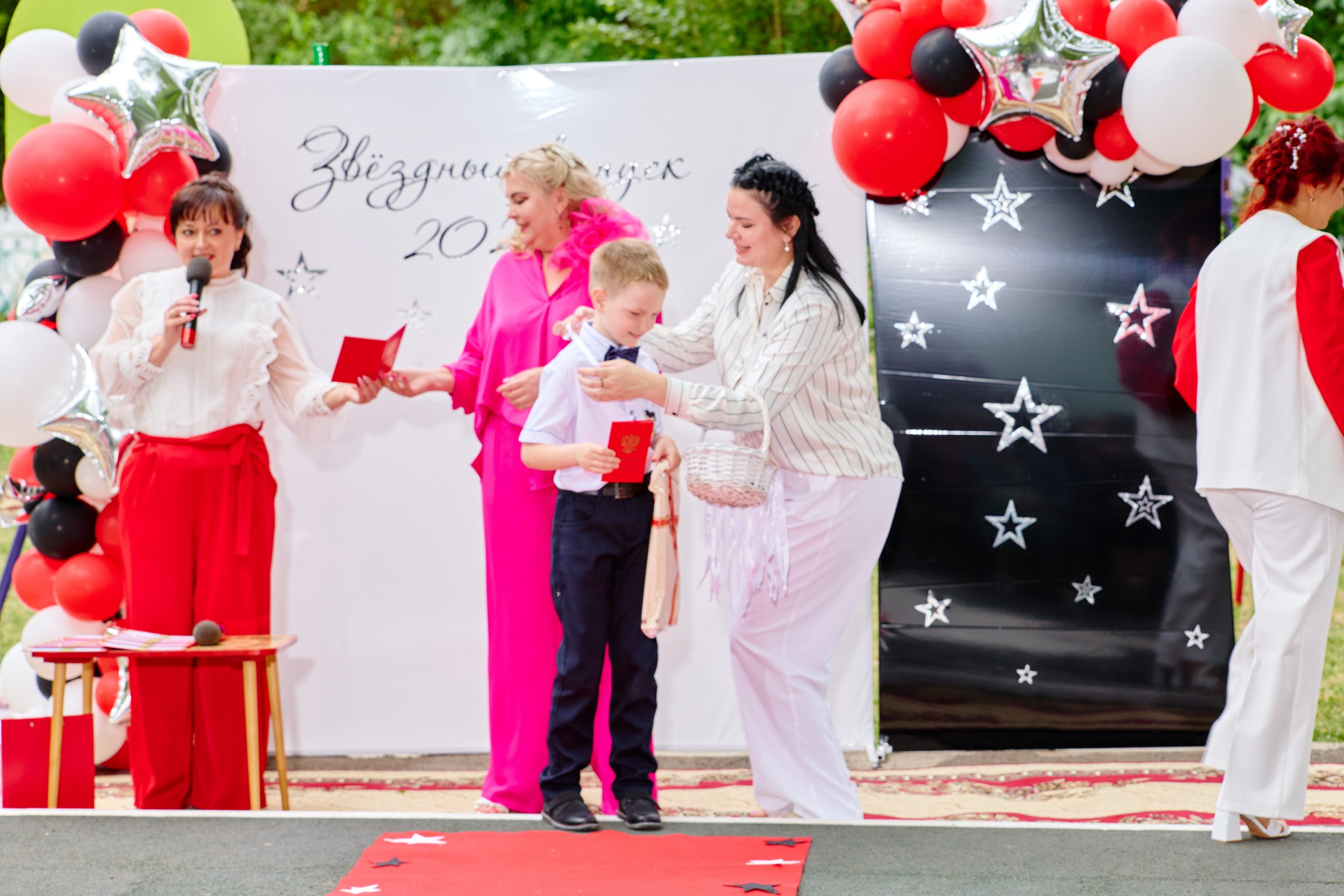 Выпускной 45 сад. Фотограф Выпускные альбомы Таганрог Сергей Коробченко