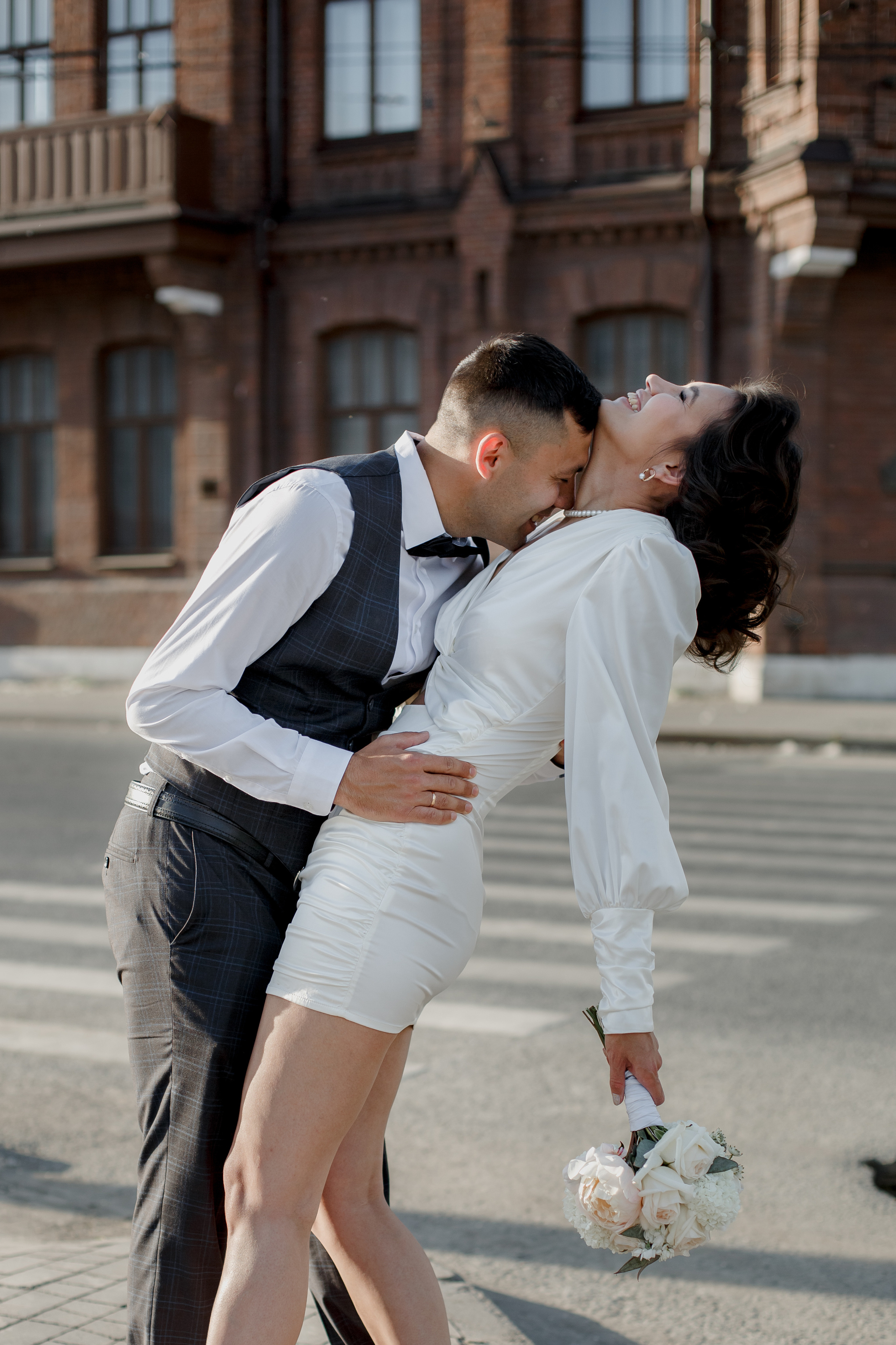 Свадебная фотосессия в городе. Свадебный фотограф в Самаре Катерина Мостовая