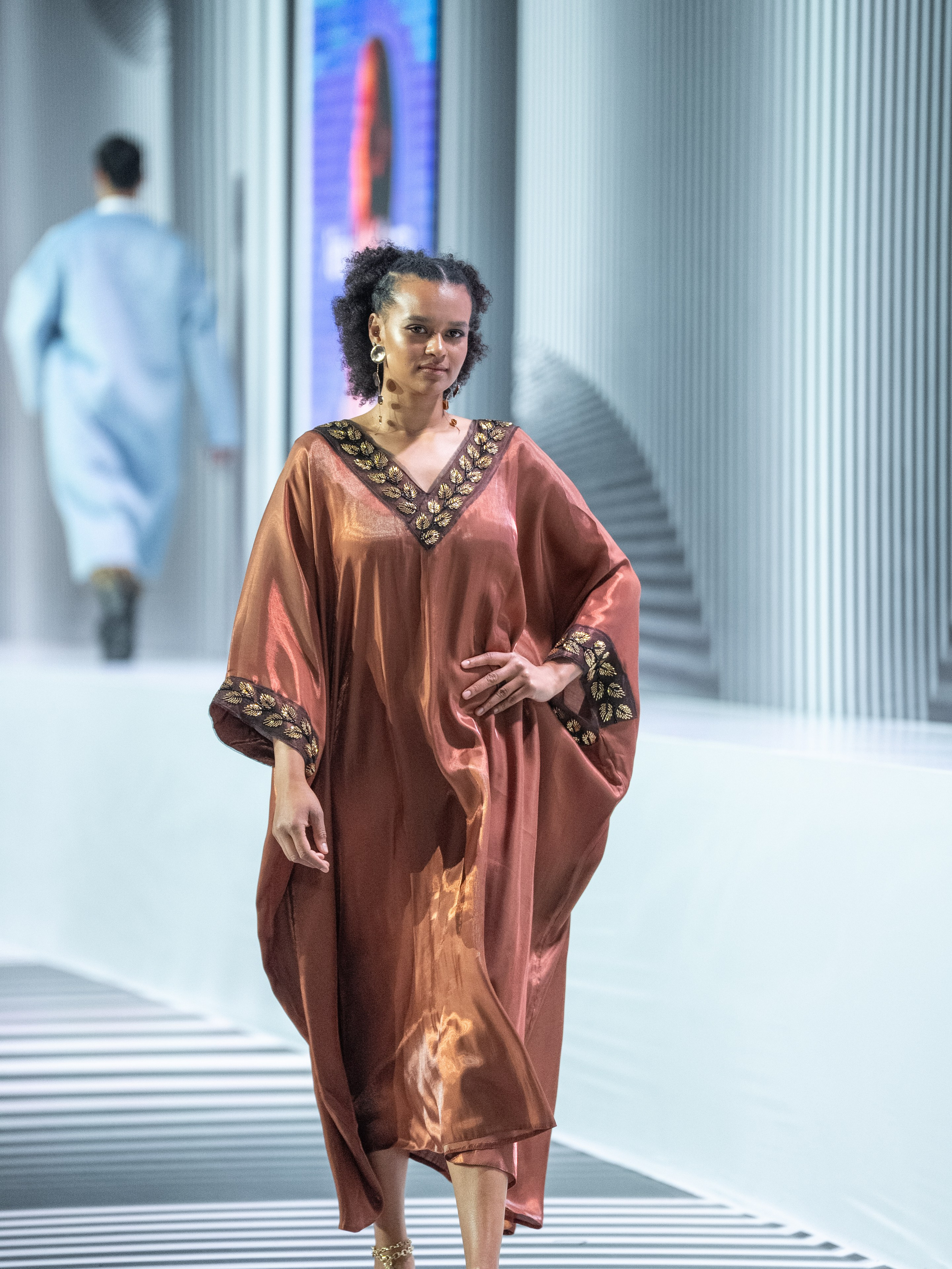 Brand AINASH QARA. Сайт Алматинского НЮ АРТ, будуар и фэшн фотографа Дениса Карпенко